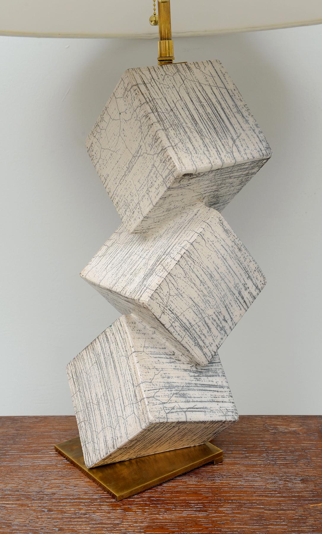 Coppia di lampade scultoree cubiste in ceramica Raku francese Bepoke In condizioni Nuovo in vendita a New York, NY