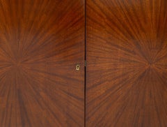 Armadio in parquet su misura con motivo a stella