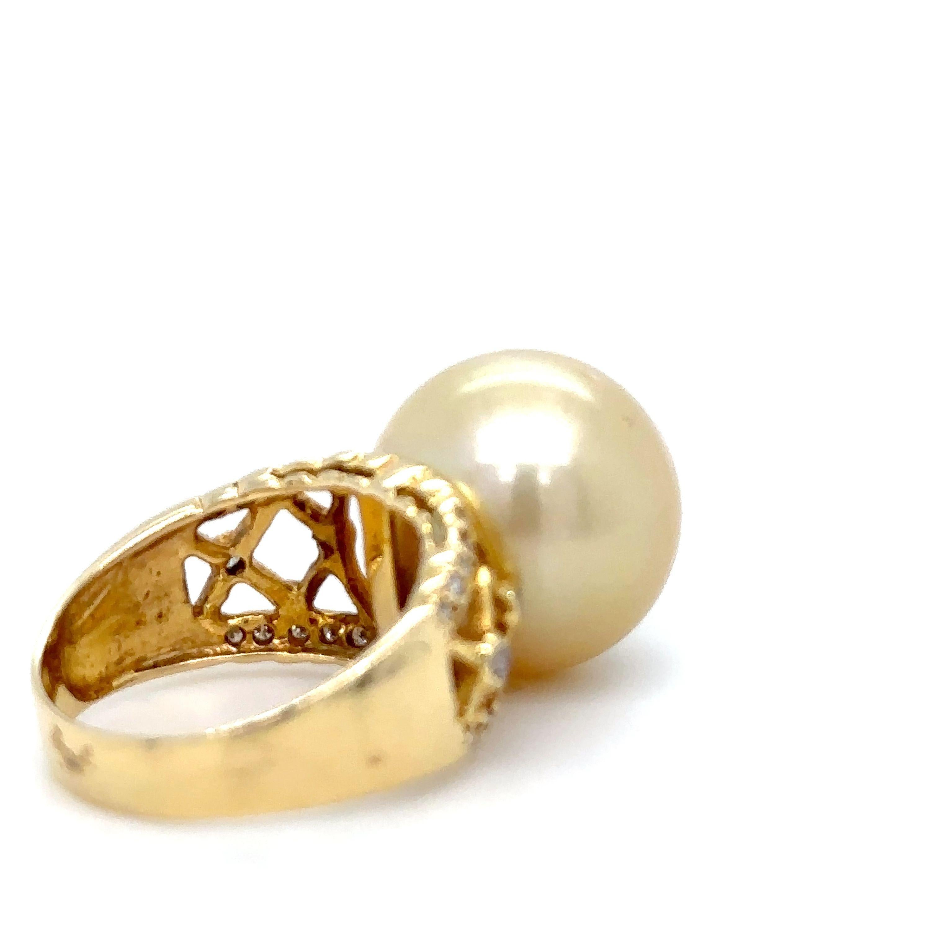 Bespoke Pearl & Diamond Ring 0.16ct In Excellent Condition In SYDNEY, NSW