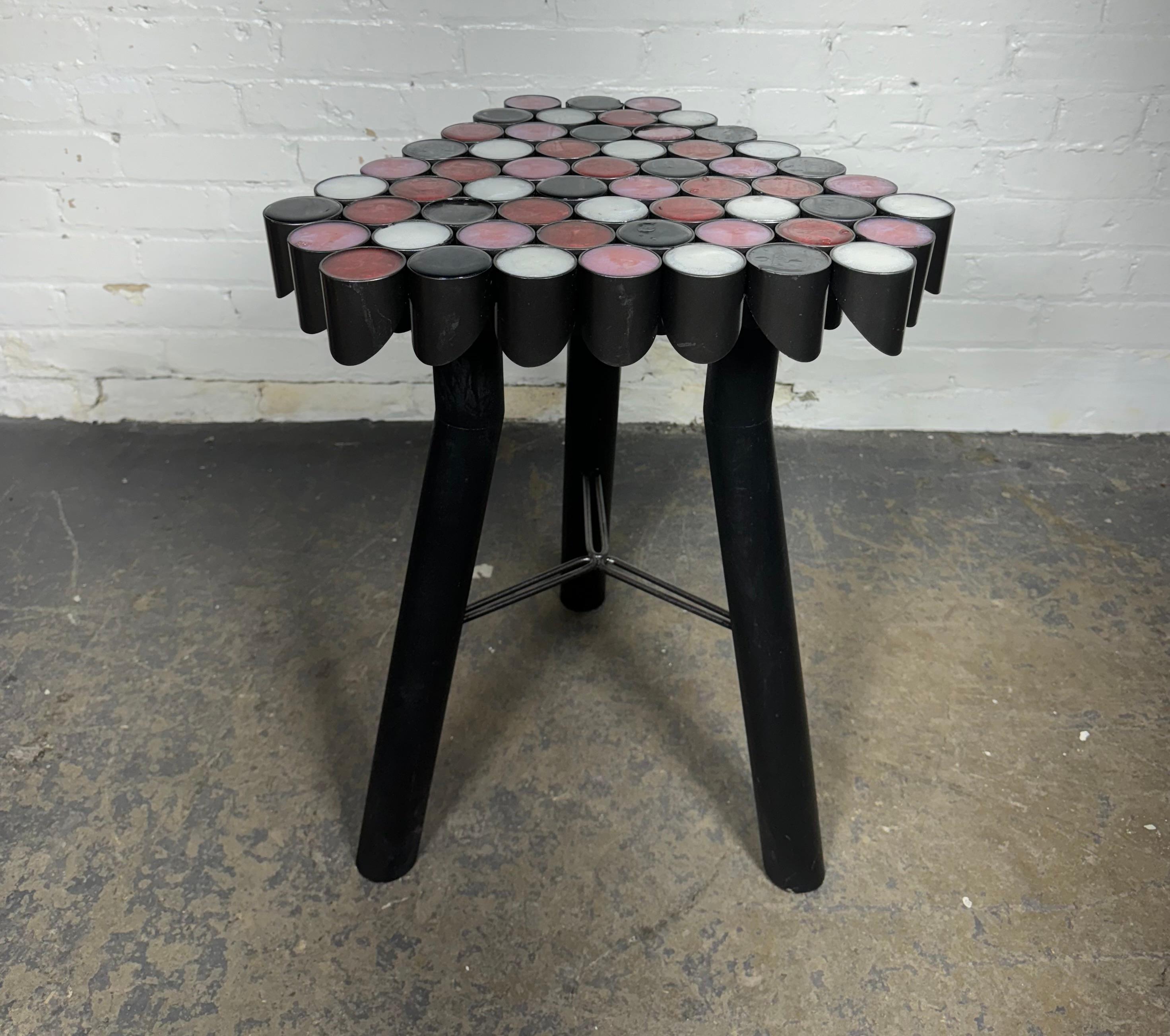 Mesa postmodernista a medida, acero y resina . YAYOI diseñado por Chris Maher en Excelente estado para la venta en Buffalo, NY
