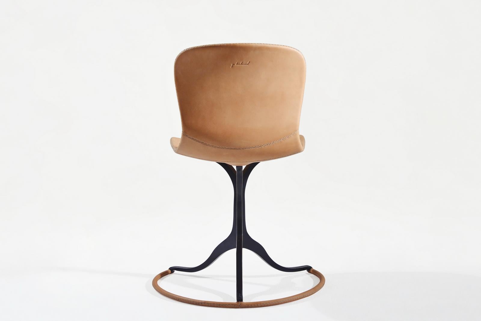 Bespoke Sand Cast Brass Chair in Châtaigne 'Mid Brown' Leather, by P. Tendercool In New Condition For Sale In Bangkok, TH