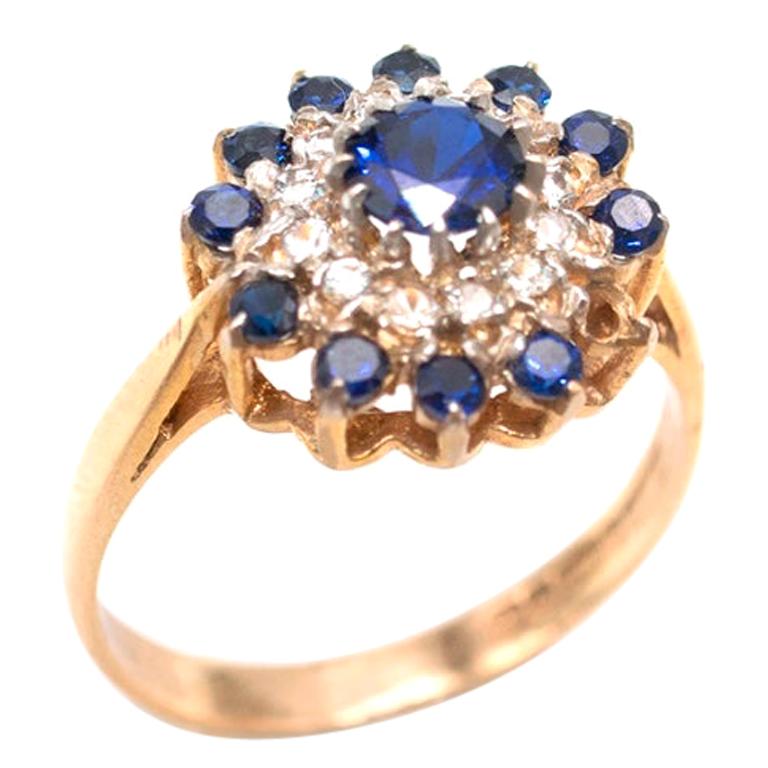 Bespoke Sapphire and Diamond Cluster Gold Ring Ring - Size 7 For Sale