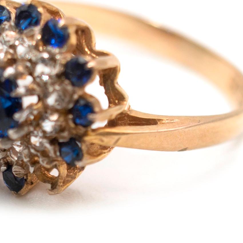 Round Cut Bespoke Sapphire and Diamond Cluster Gold Ring Ring - Size 7 For Sale