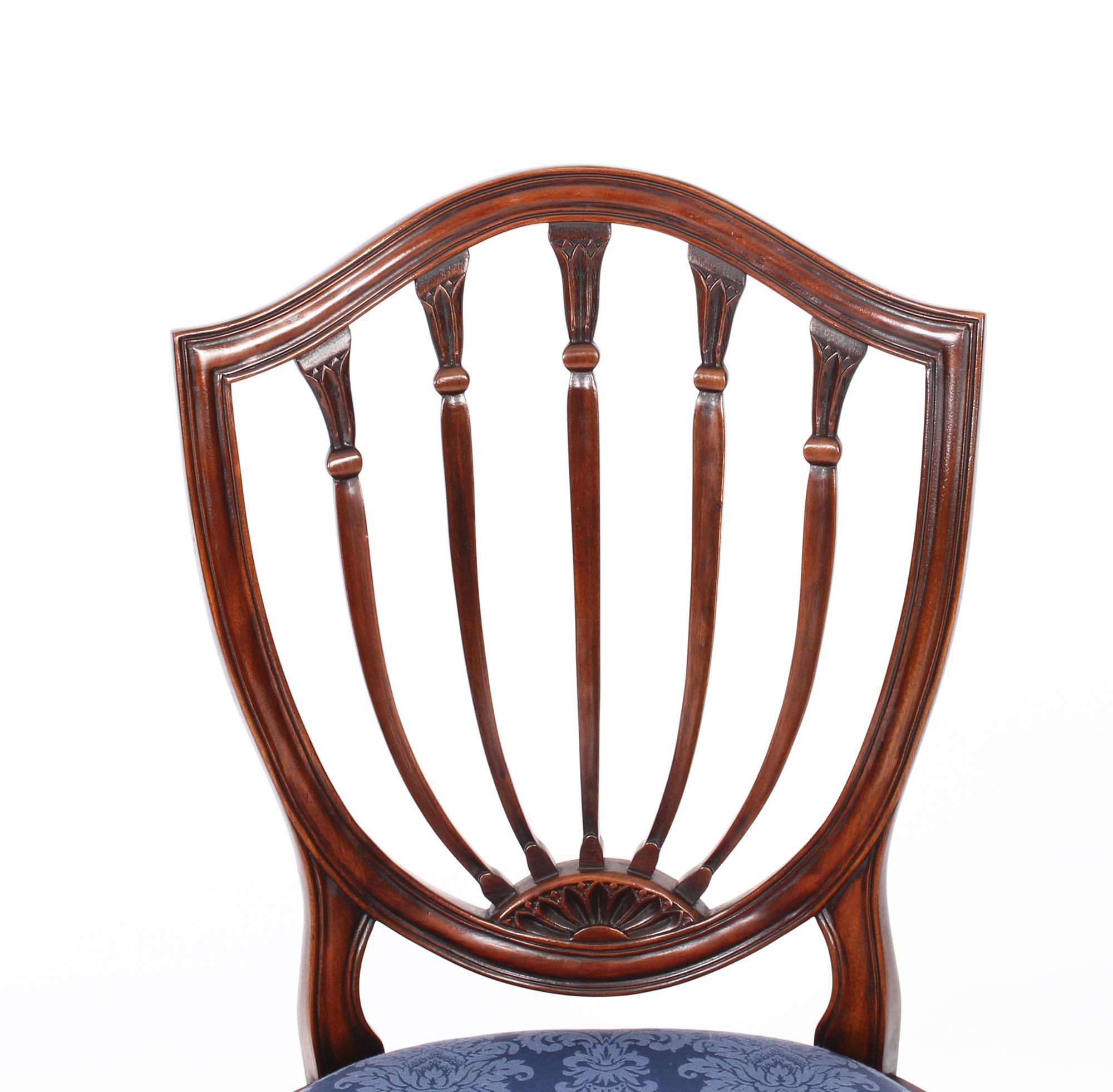 Bespoke Set 12 English Hepplewhite Revival Dining Chairs 20th Century 14
