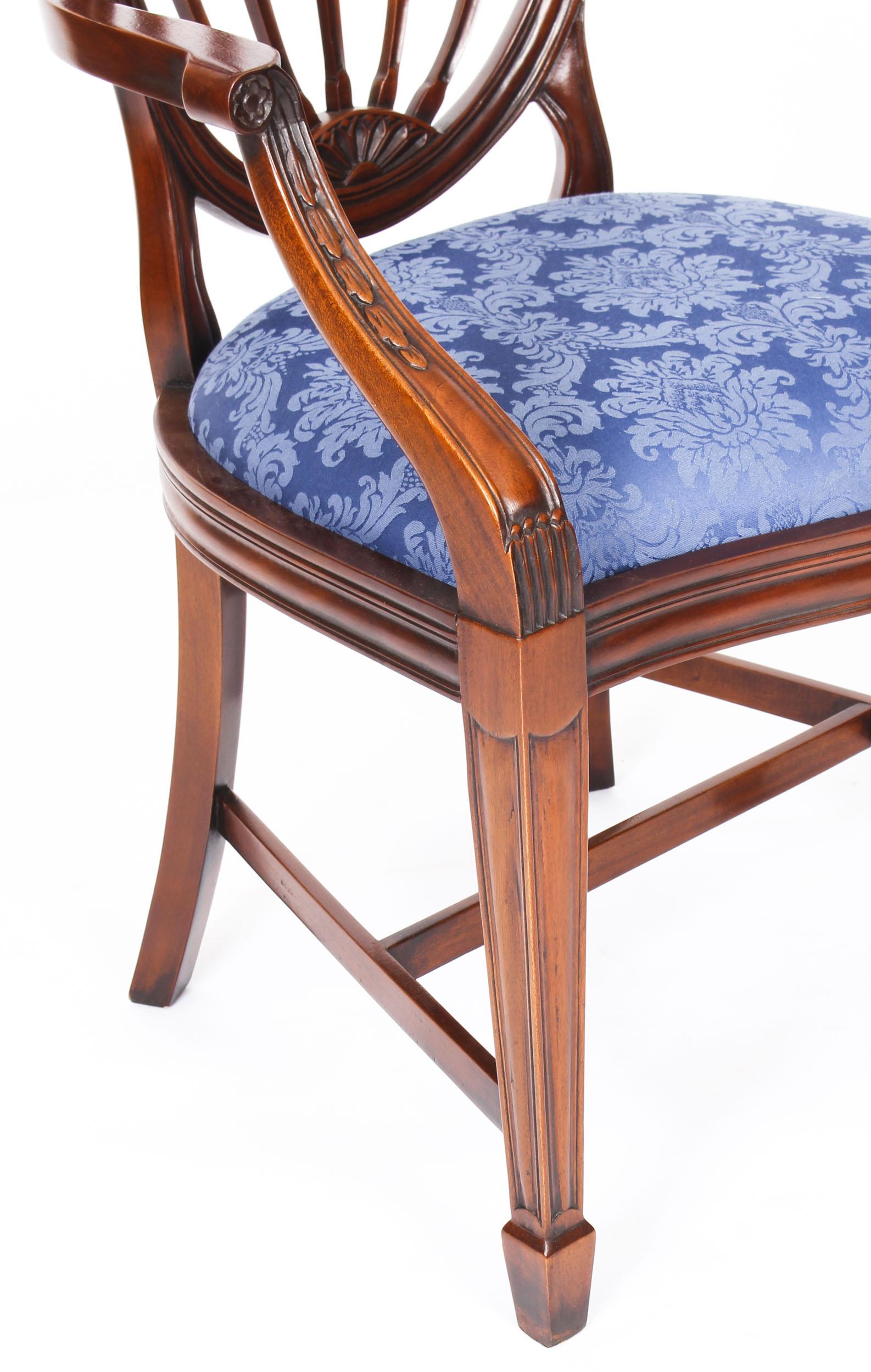Bespoke Set 12 English Hepplewhite Revival Dining Chairs 20th Century 2