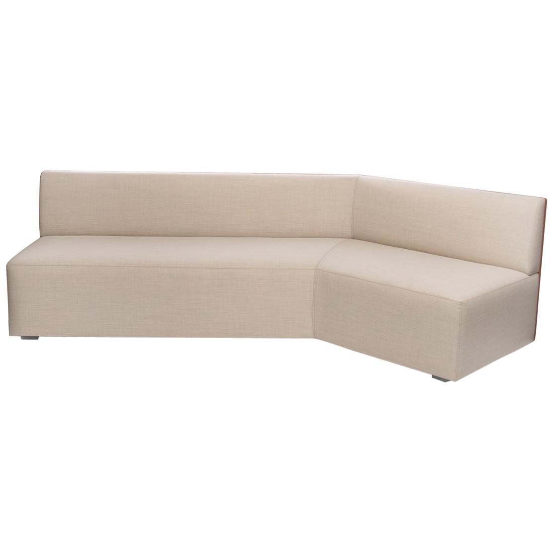 Maßgefertigtes Sofa aus beigefarbenen Stoffen und braunem Leder von Vincent Le Bourdon Handgefertigt im Angebot