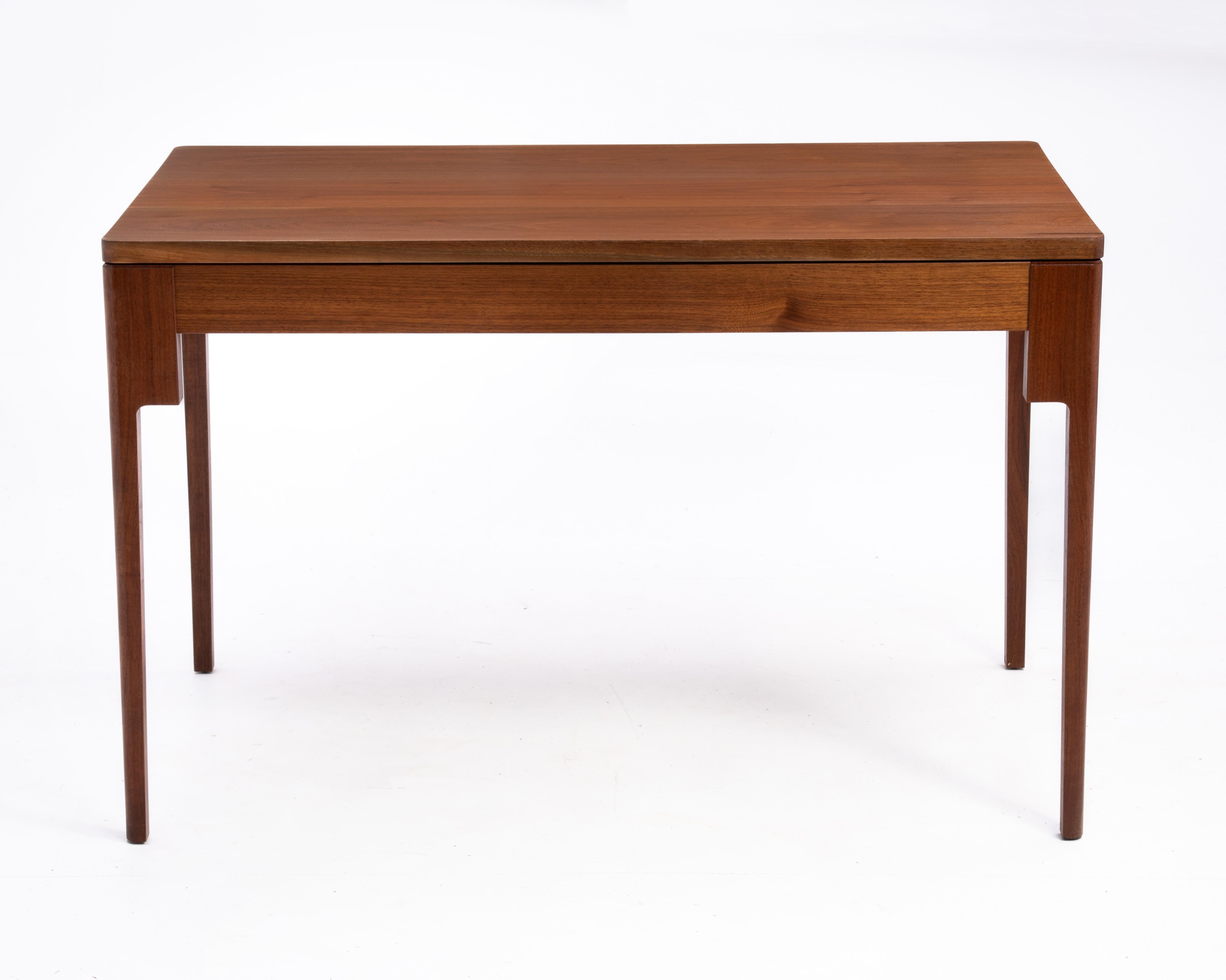 Bespoke Solid Walnut Desk Dining Table Floating Top Tapered Legs New Hope School In Good Condition For Sale In Forest Grove, PA