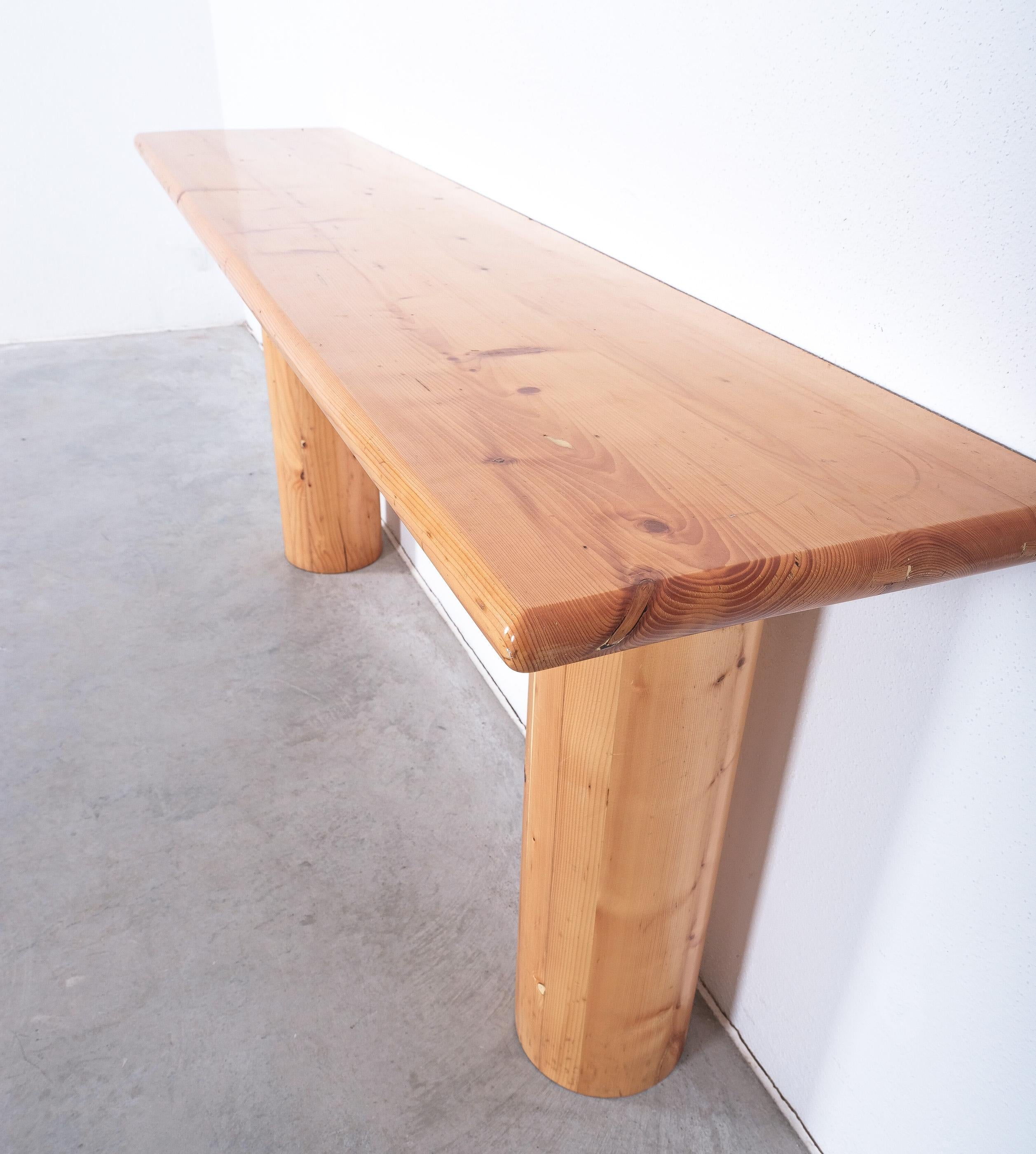 Mesa consola de madera de abeto a medida con columnas, Italia, hacia 1980 Italiano en venta
