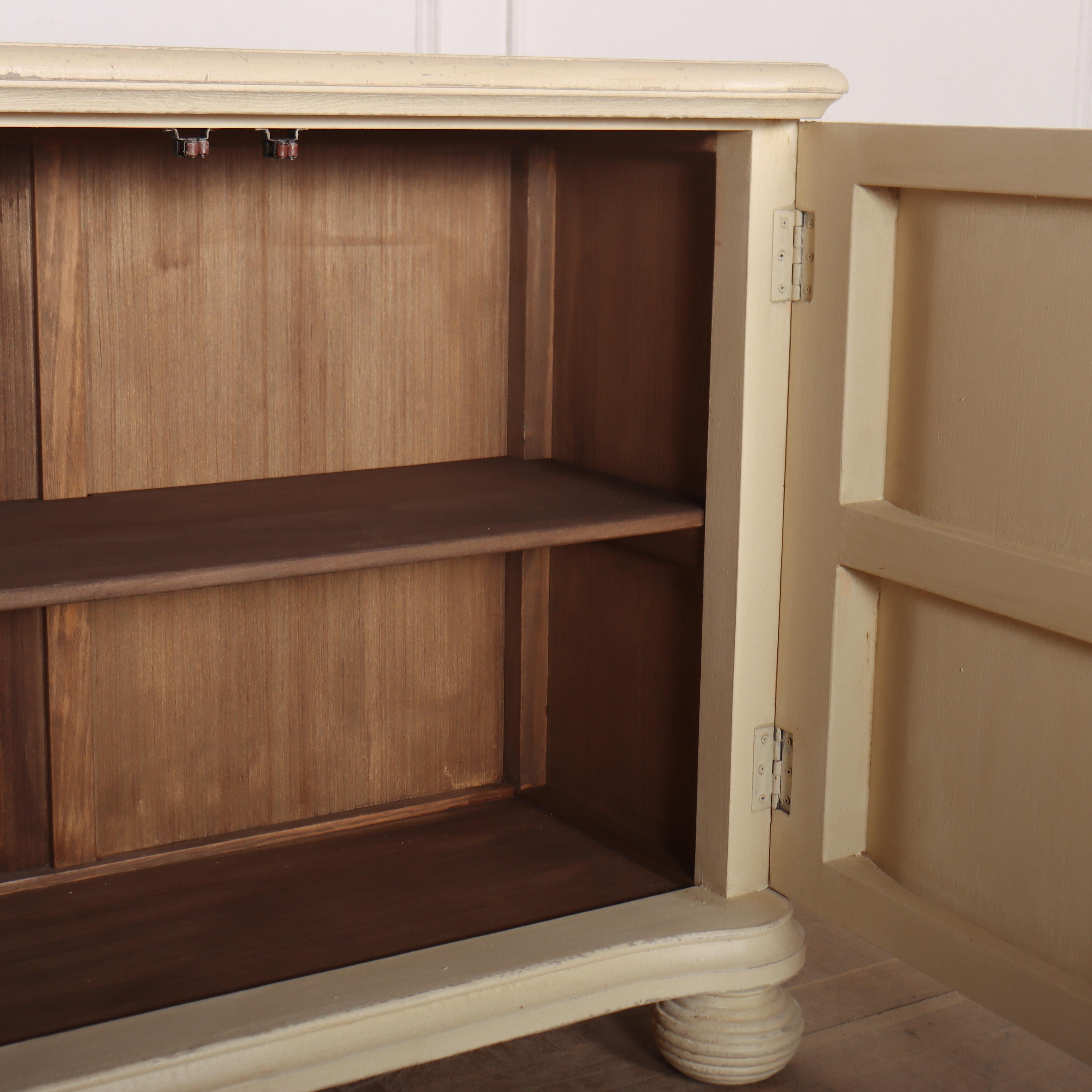 Buffet a due ante su misura in vendita 2