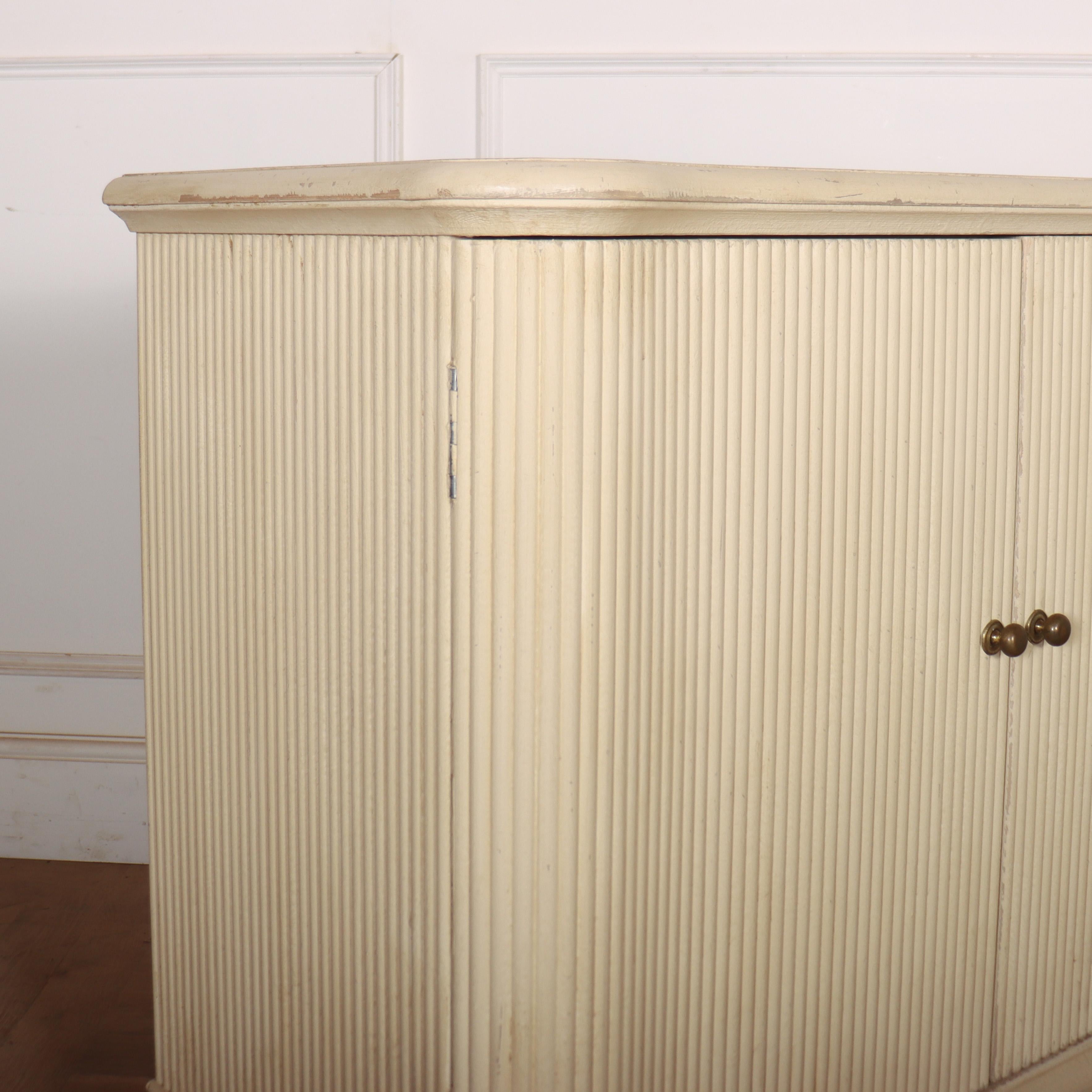 Gustaviano Buffet a due ante su misura in vendita