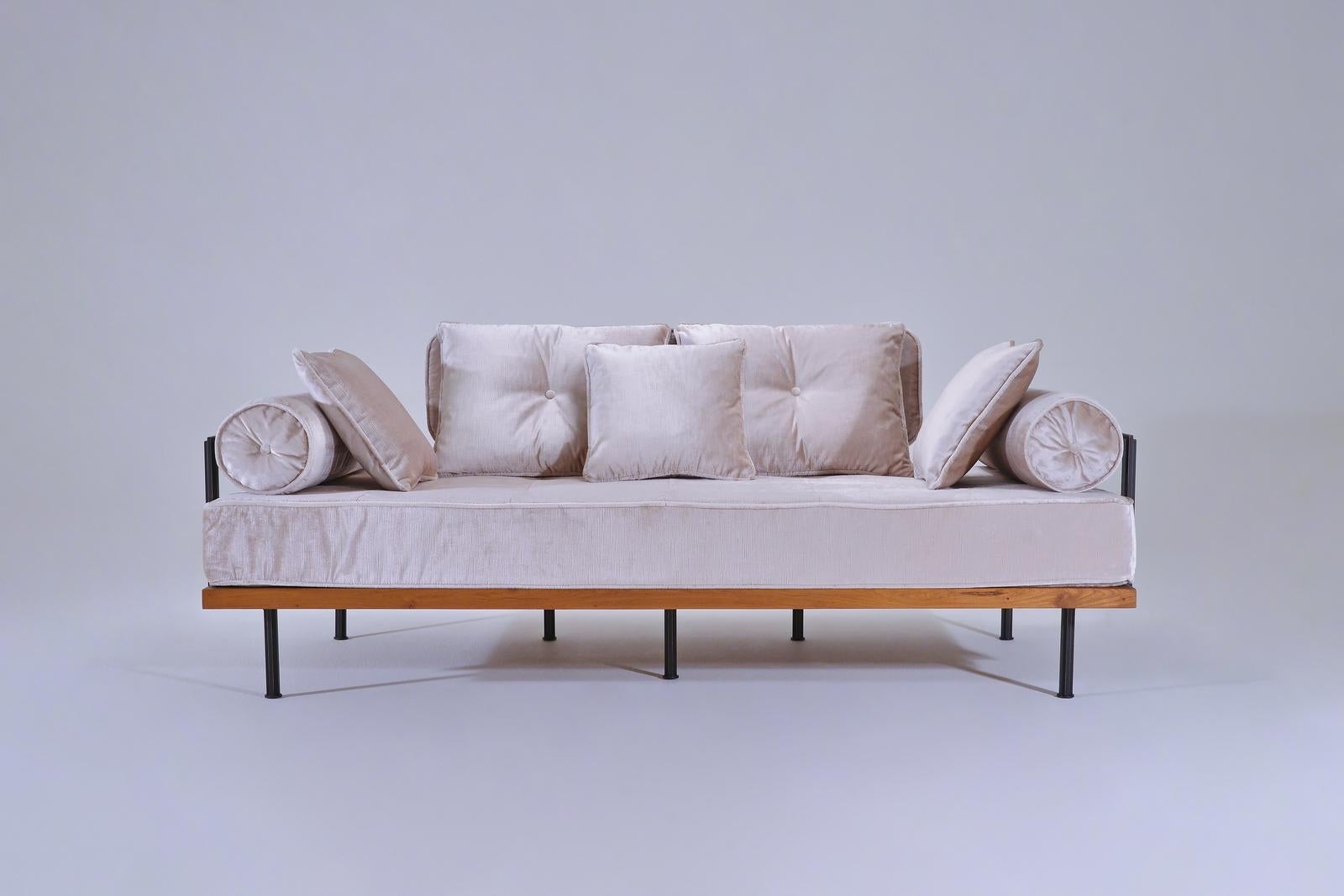 Model: PT71-BS3-TE-DO two-seat sofa
Frame: Reclaimed hardwood
Frame finish: Diamond oil
Structure: Extruded and hand-welded solid brass rods
Structure finish: Brown brass
Seat material: 100% latex
Upholstery: included
Fabric: not included,