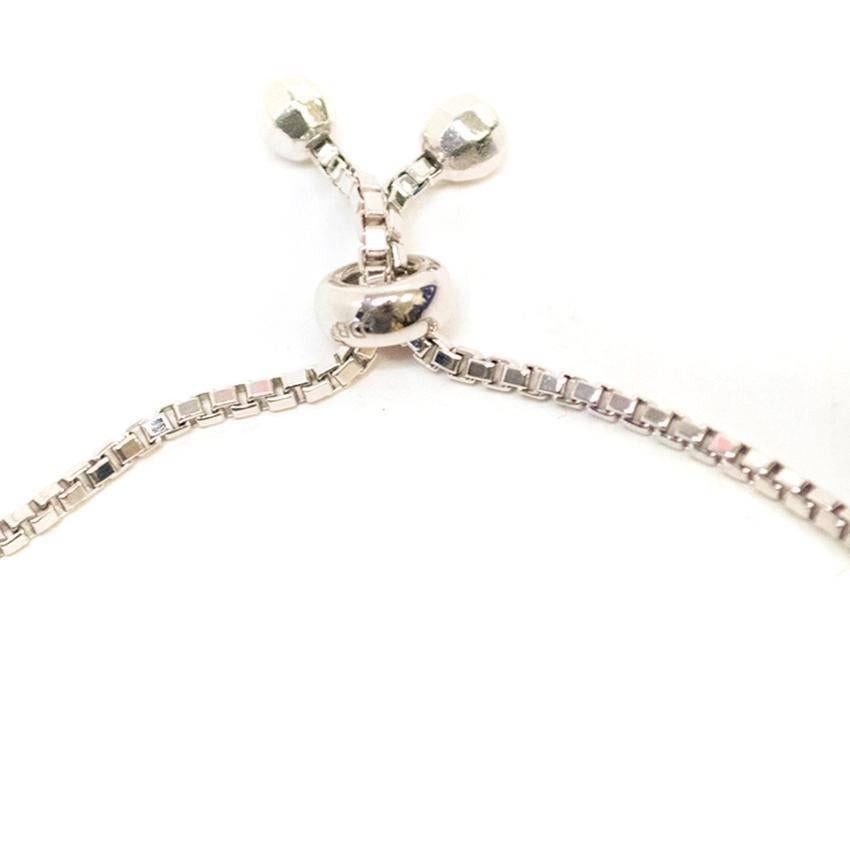 Bespoke white gold diamond bracelet. It features a slide toggle, so the length is fully adjustable.

White gold - 18ct

Diamond - 2.43ct

Diamond colour - G/H

Clarity - SI 2

All items come with a valuation certificate.

Made by a jeweller to the