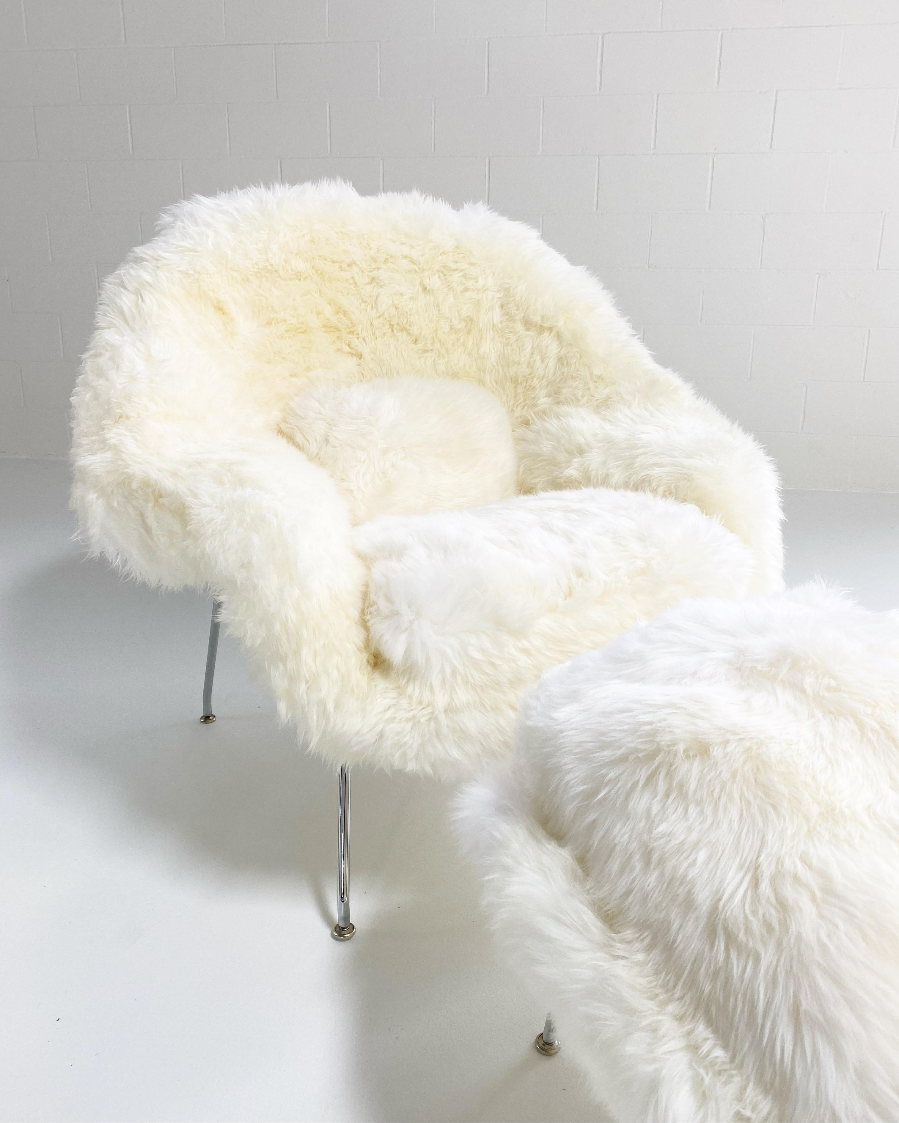 American Forsyth Bespoke Womb Chair and Ottoman in New Zealand Sheepskin, Ivory For Sale