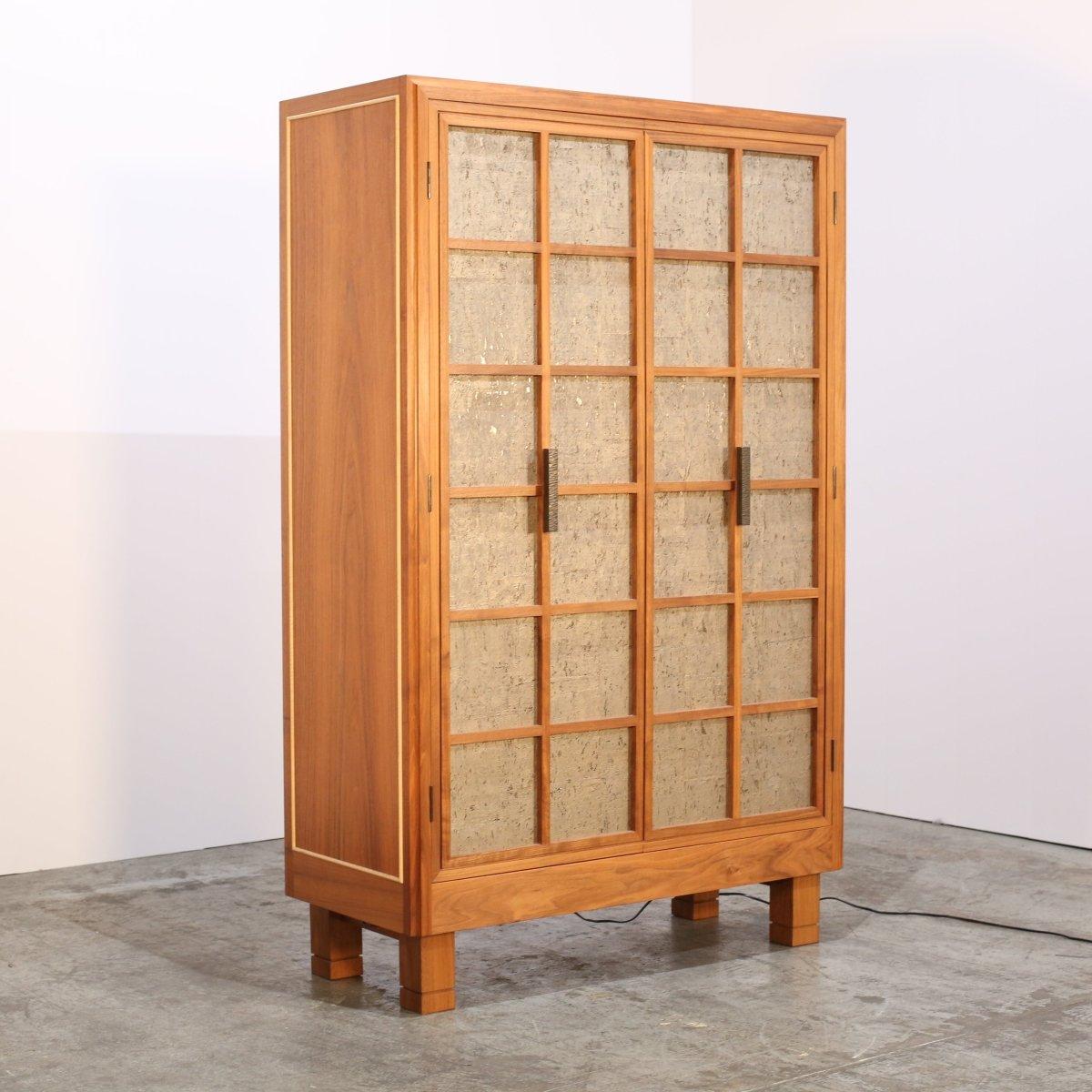 Maßgeschneiderter Getränkeschrank aus Holz im Angebot 5