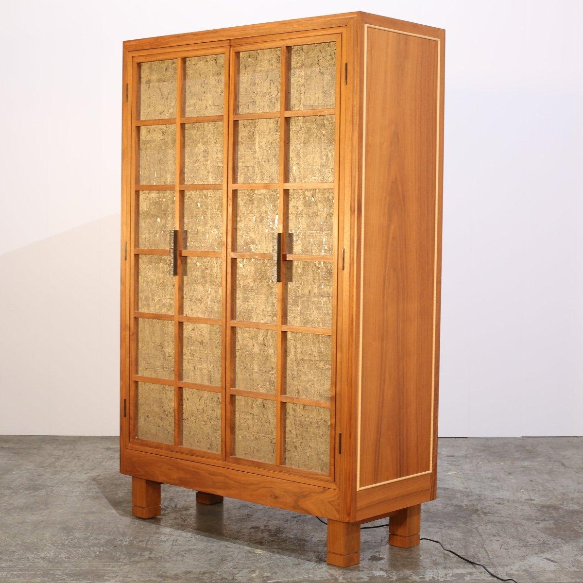Maßgeschneiderter Getränkeschrank aus Holz im Angebot 6