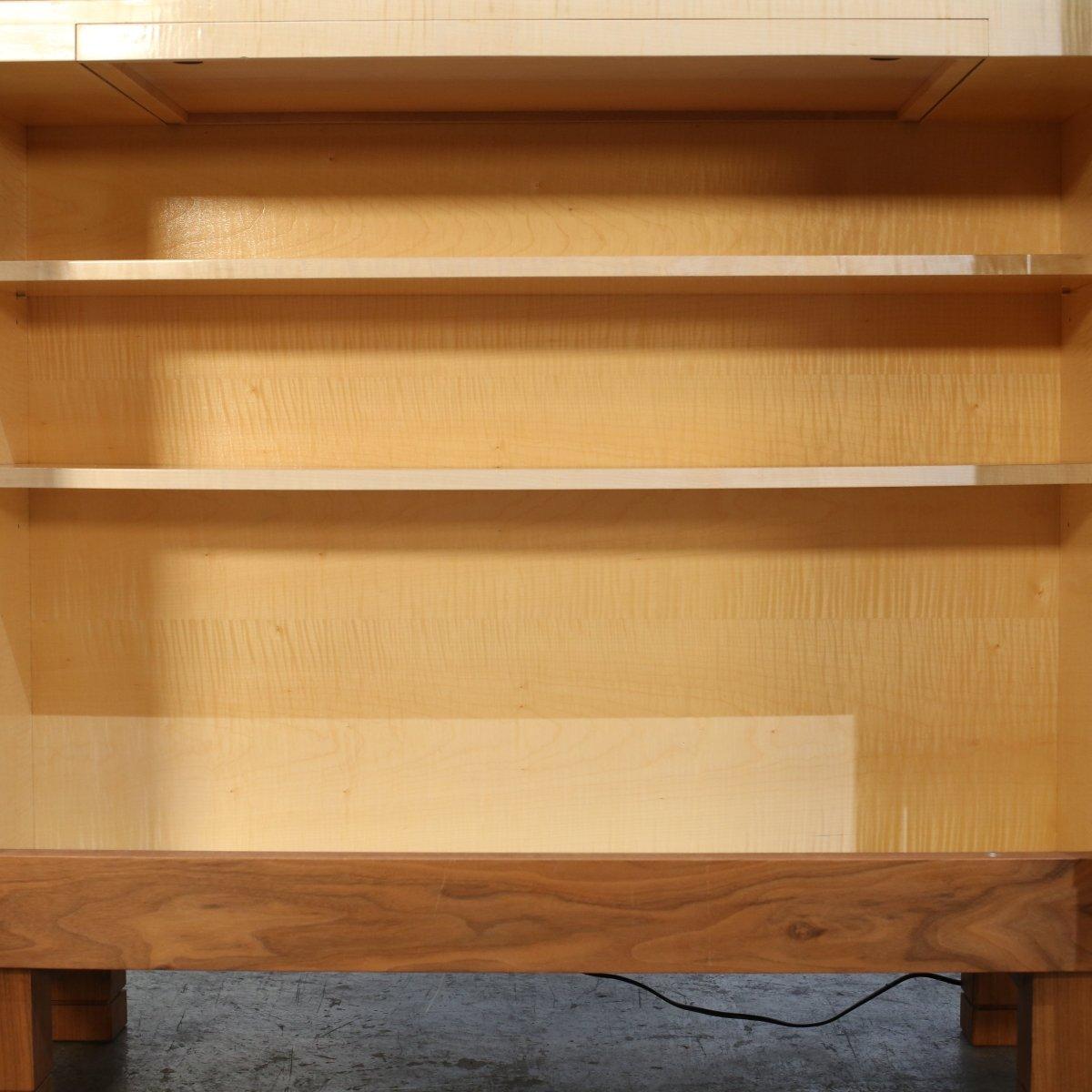 Maßgeschneiderter Getränkeschrank aus Holz im Angebot 2