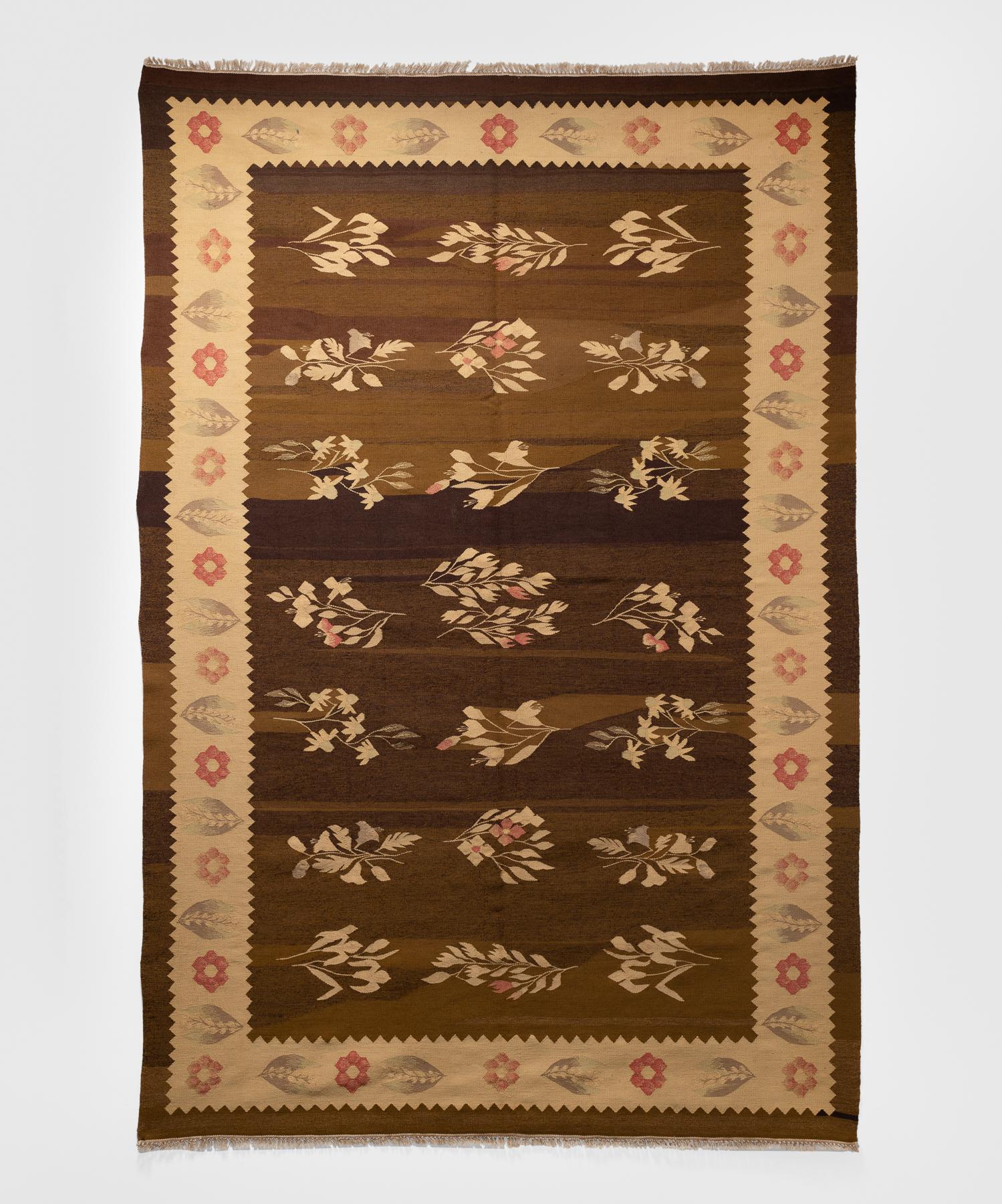 Bessarabian floral Kilim 

Romania, circa 1950

Measures: 5.7’ x 8.8’.