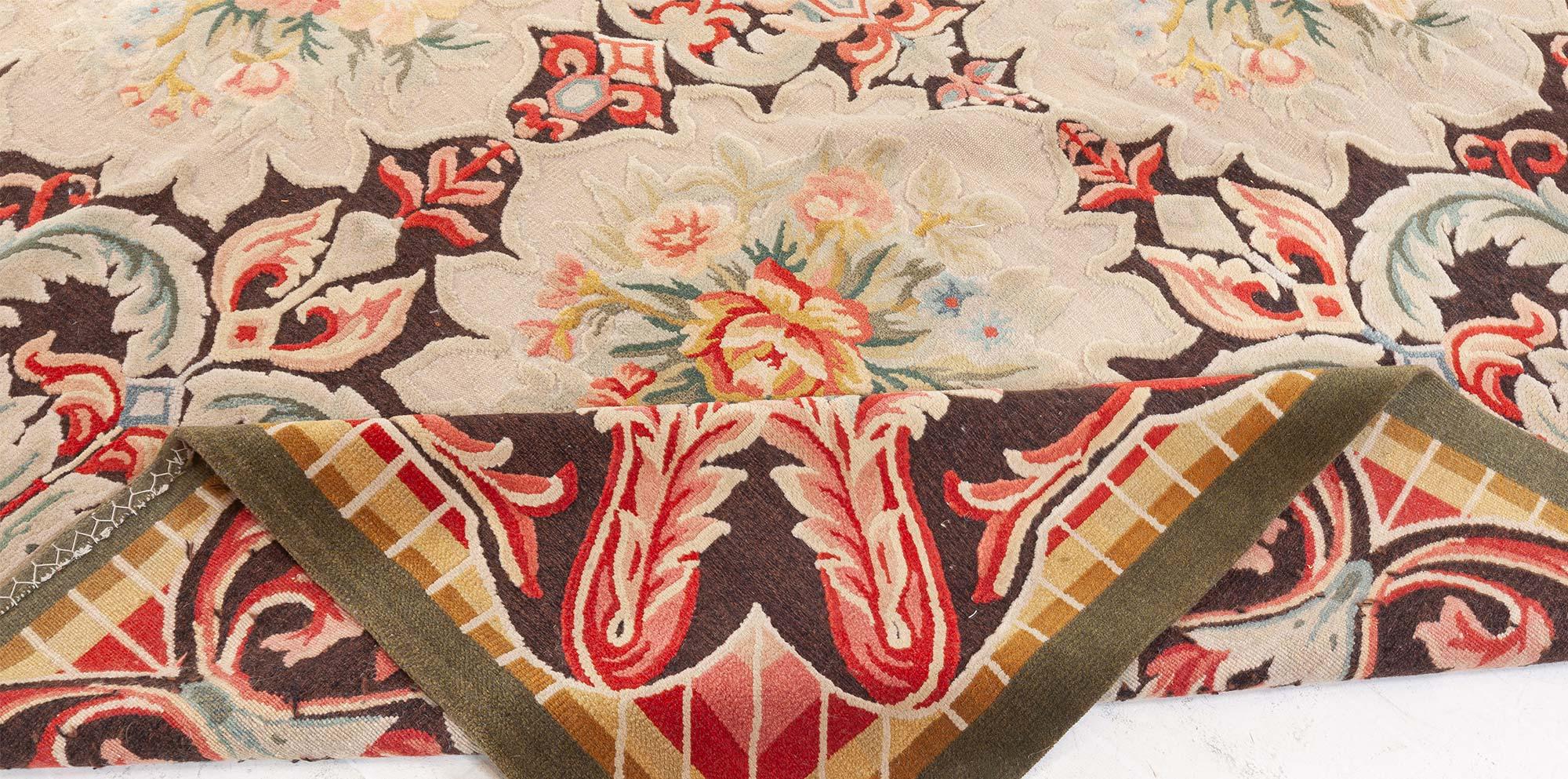 Tapis d'inspiration bessarabienne à demi-poils Neuf - En vente à New York, NY