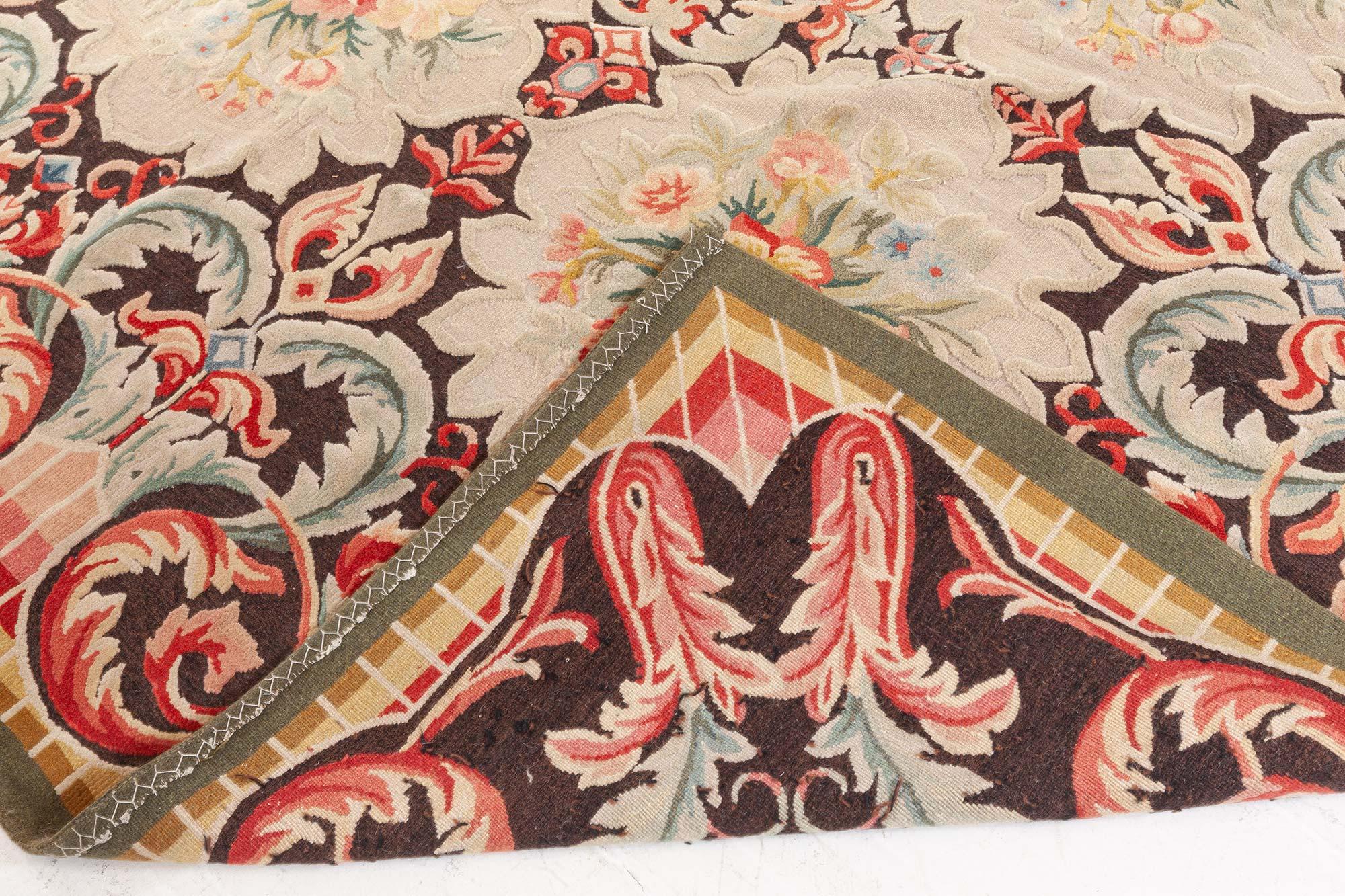 Laine Tapis d'inspiration bessarabienne à demi-poils en vente