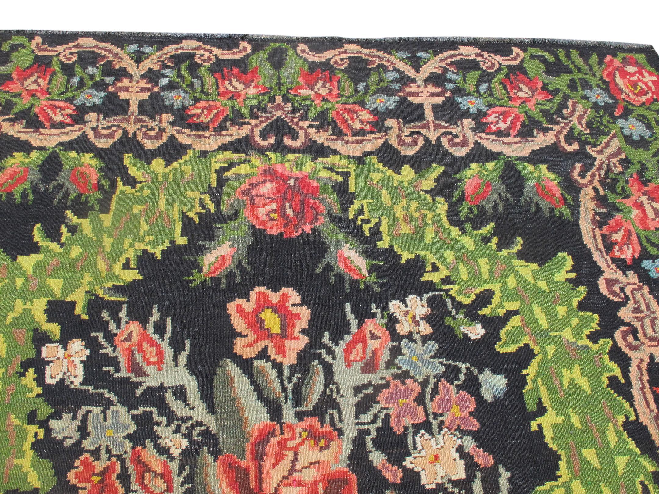 Bessarabischer Kilim-Teppich, Mitte 20.

Zusätzliche Informationen:
Abmessungen: 10'7