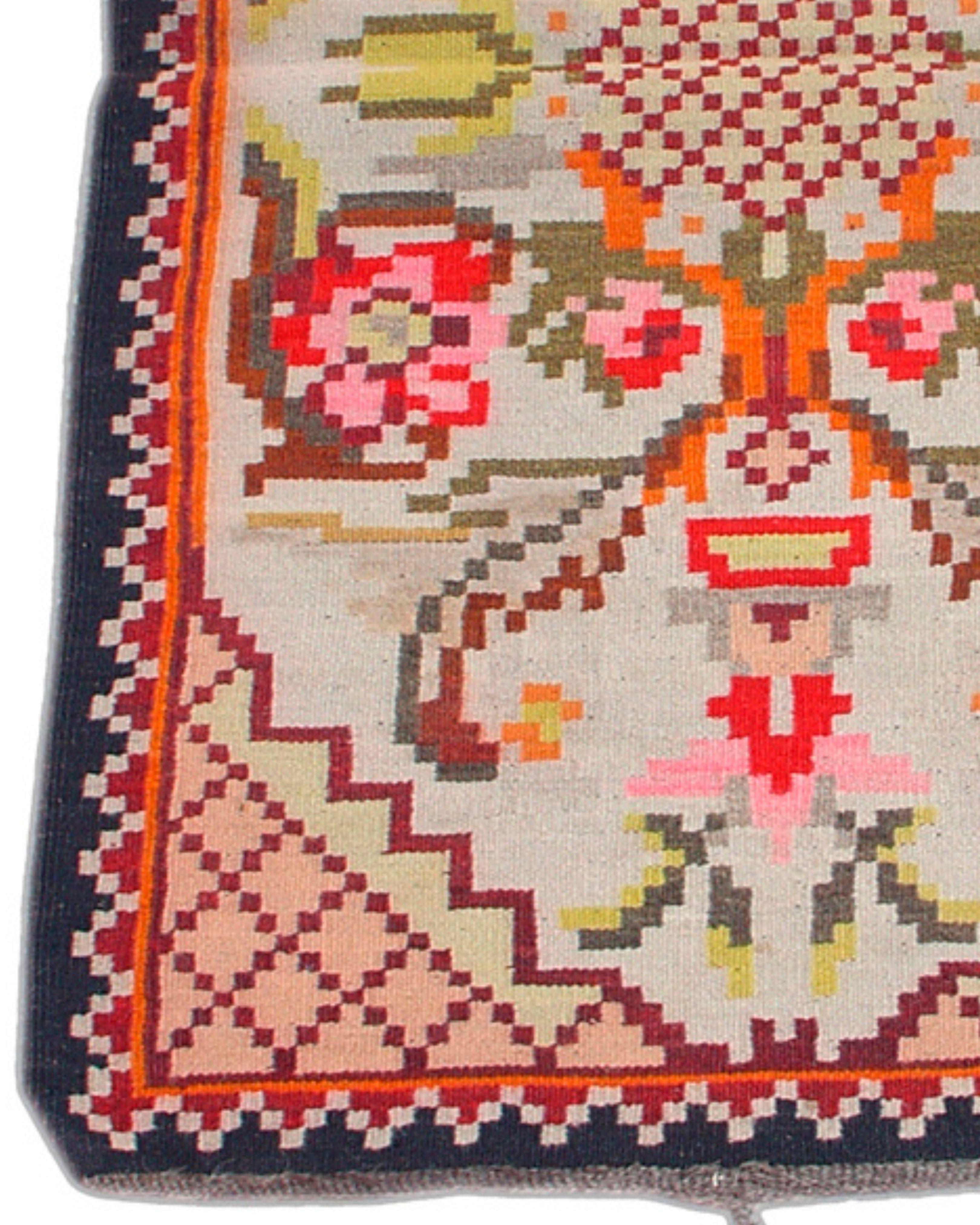 Bessarabian Kilim, Early 20th Century In Good Condition For Sale In San Francisco, CA