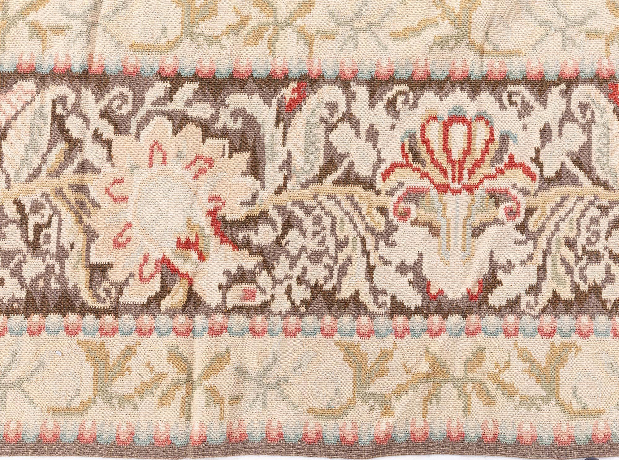 Laine Tapis Bessarabian de Doris Leslie Blau en vente