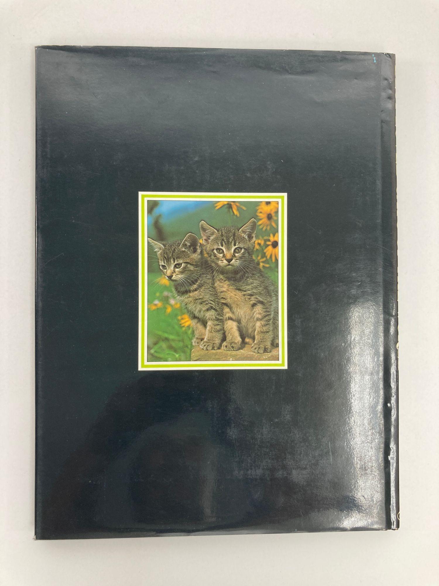 Best Loved Cats of the World Hardcover Book by Peter McHoy In Good Condition For Sale In North Hollywood, CA