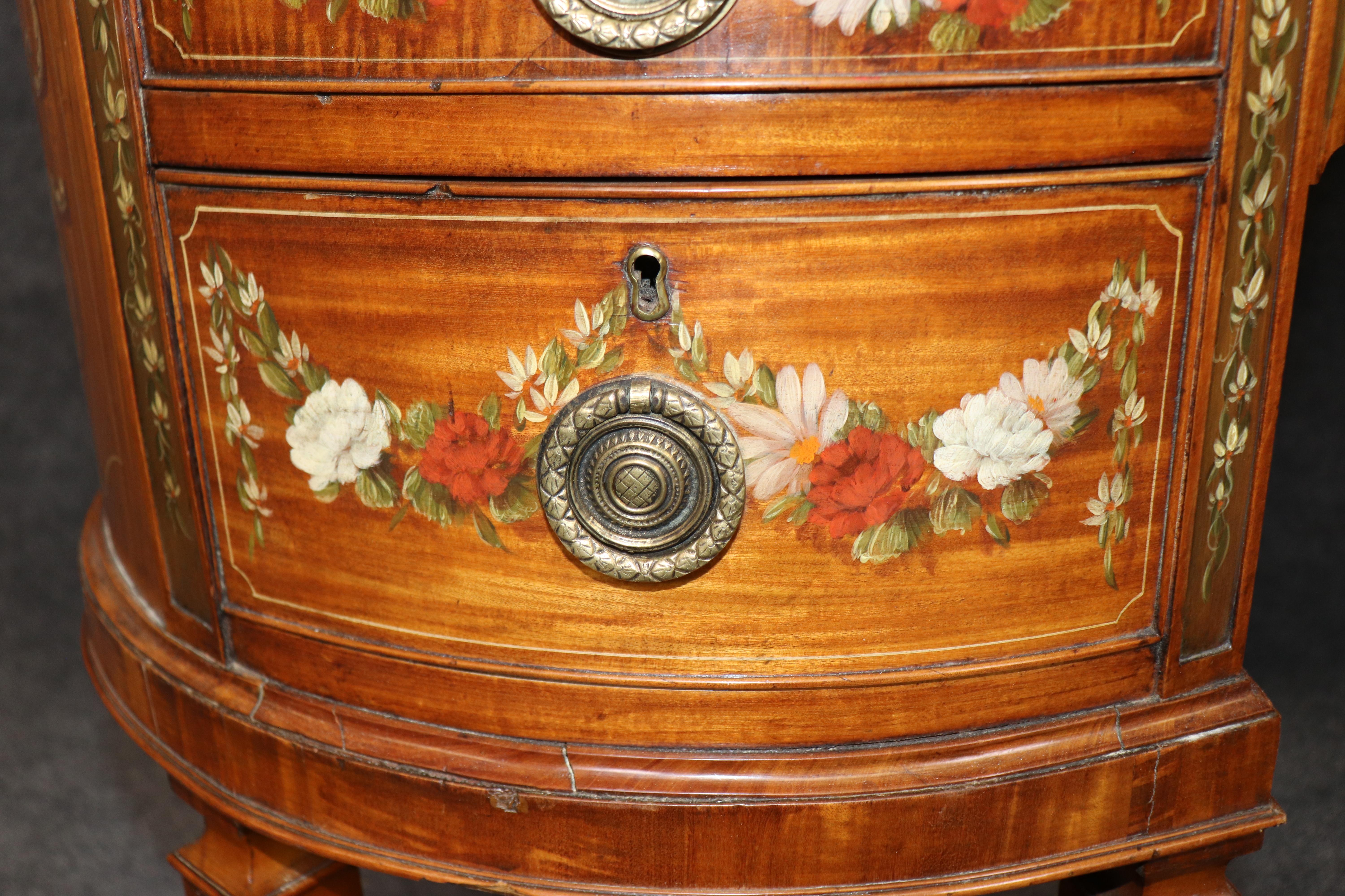 Best Quality English Satinwood Paint Decorated Adams Style Kidney Shaped Vanity im Angebot 7
