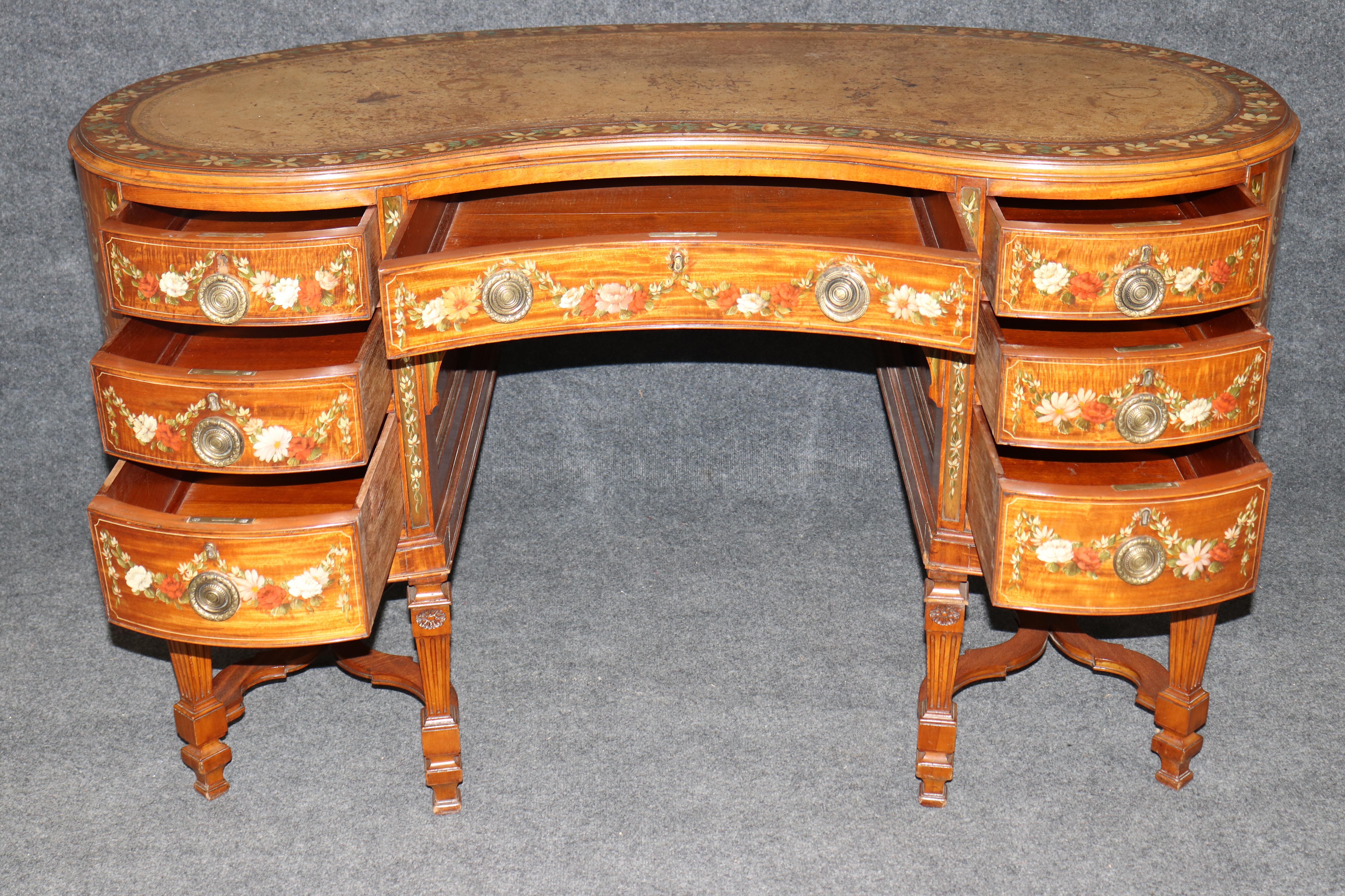 Best Quality English Satinwood Paint Decorated Adams Style Kidney Shaped Vanity (Englisch) im Angebot