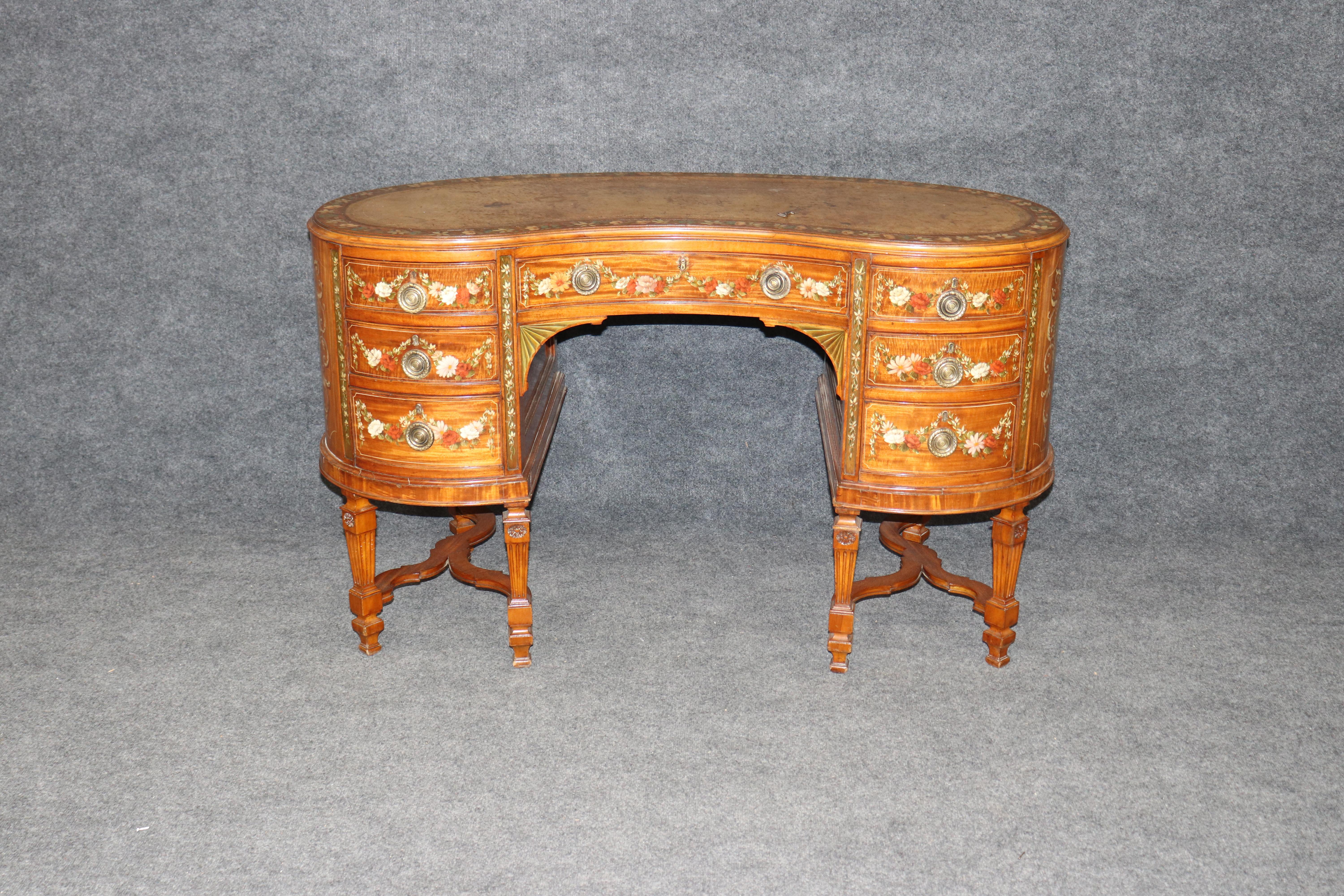 Best Quality English Satinwood Paint Decorated Adams Style Kidney Shaped Vanity (Frühes 20. Jahrhundert) im Angebot