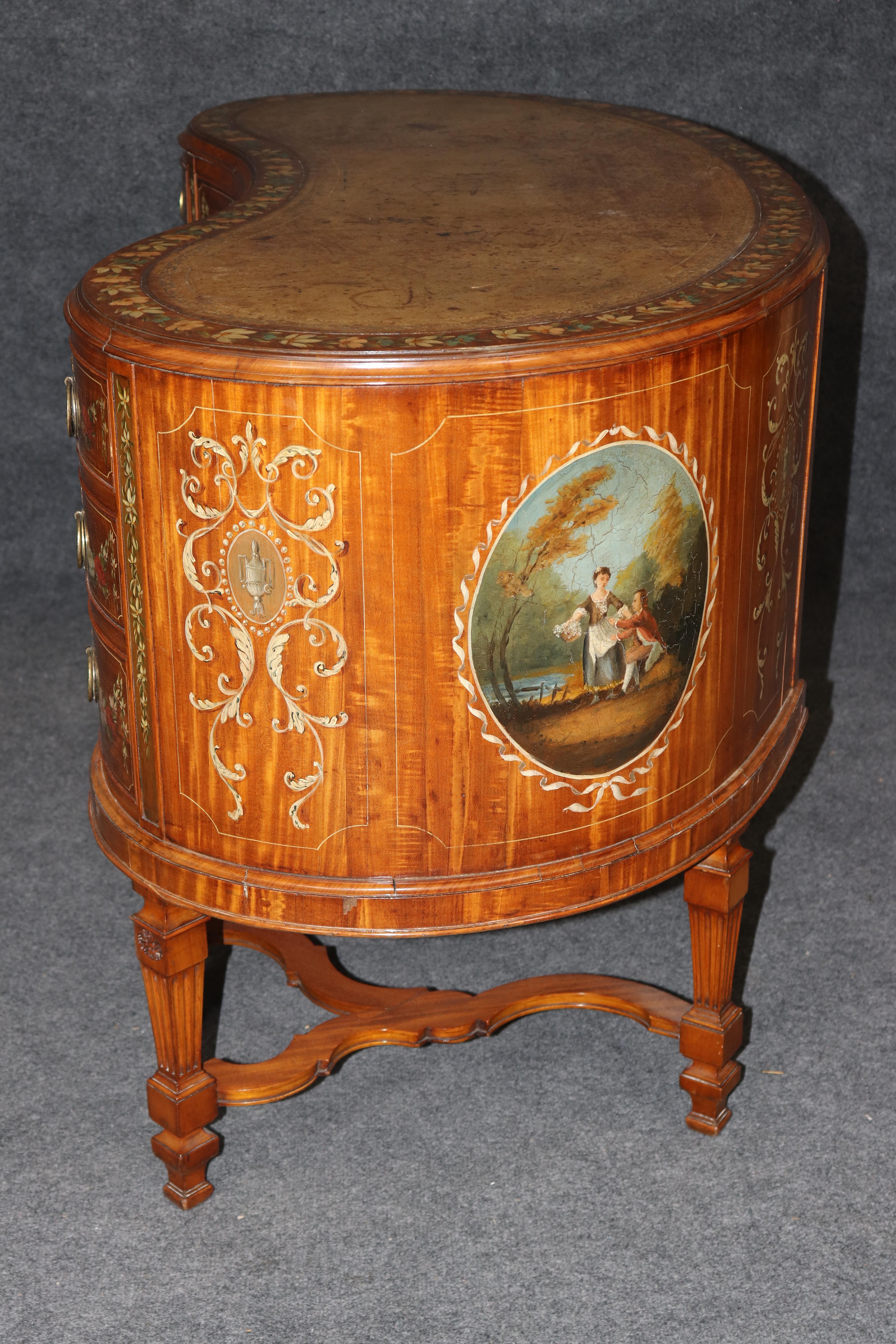 Best Quality English Satinwood Paint Decorated Adams Style Kidney Shaped Vanity im Angebot 1