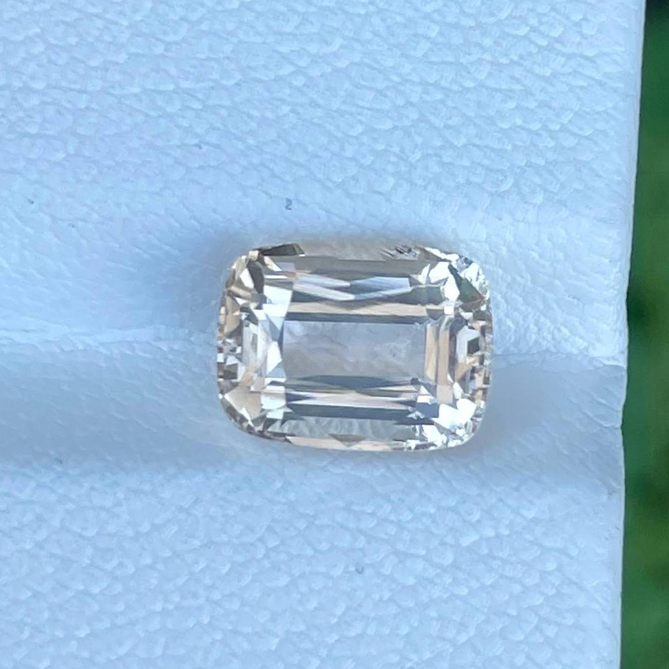 Migliore qualità Topazio 3,55 carati Fancy Cushion Cut Gemma pakistana naturale in vendita 2