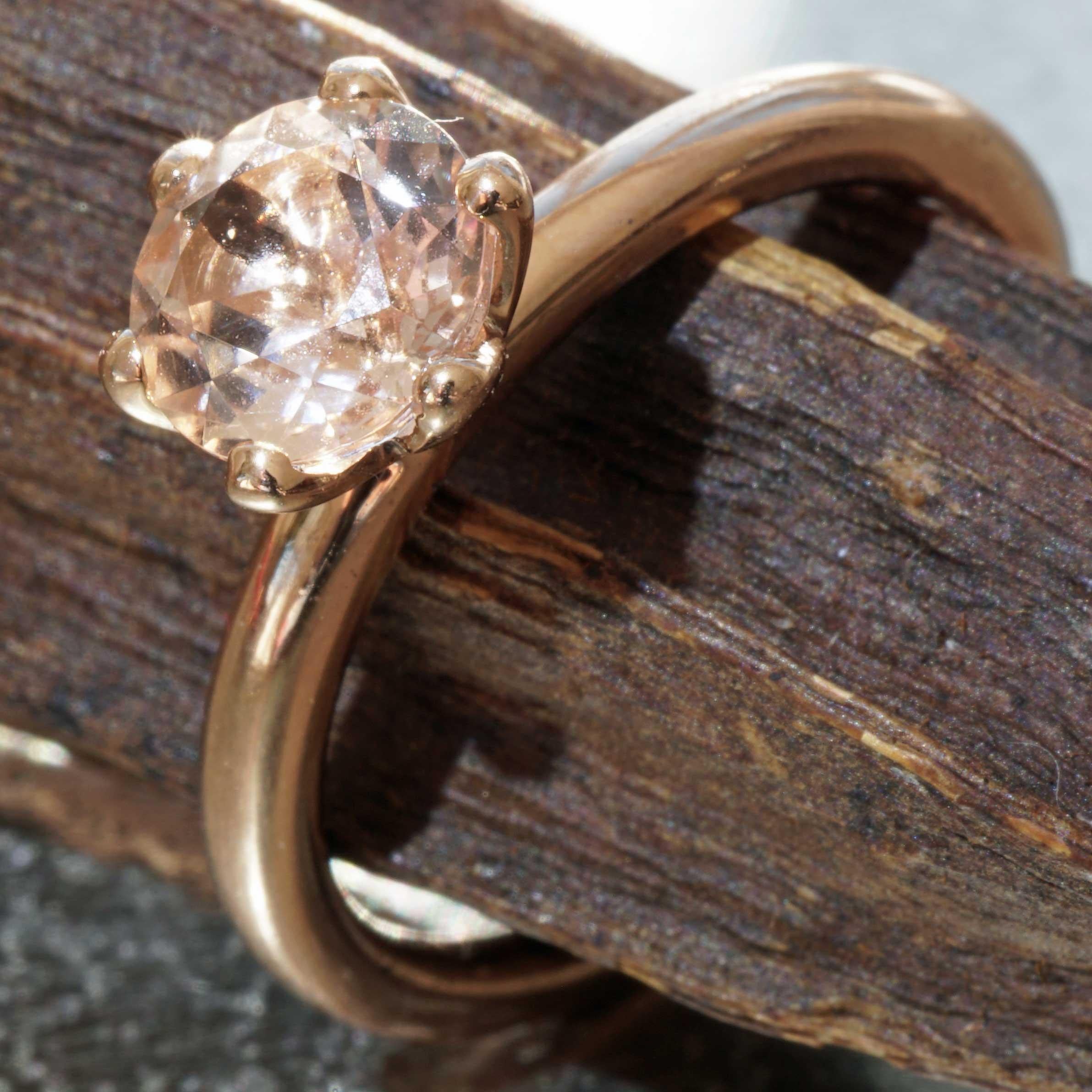 Morganit Ring made in Valenza  finest Goldsmith´s Work Bestseller Combination For Sale 6