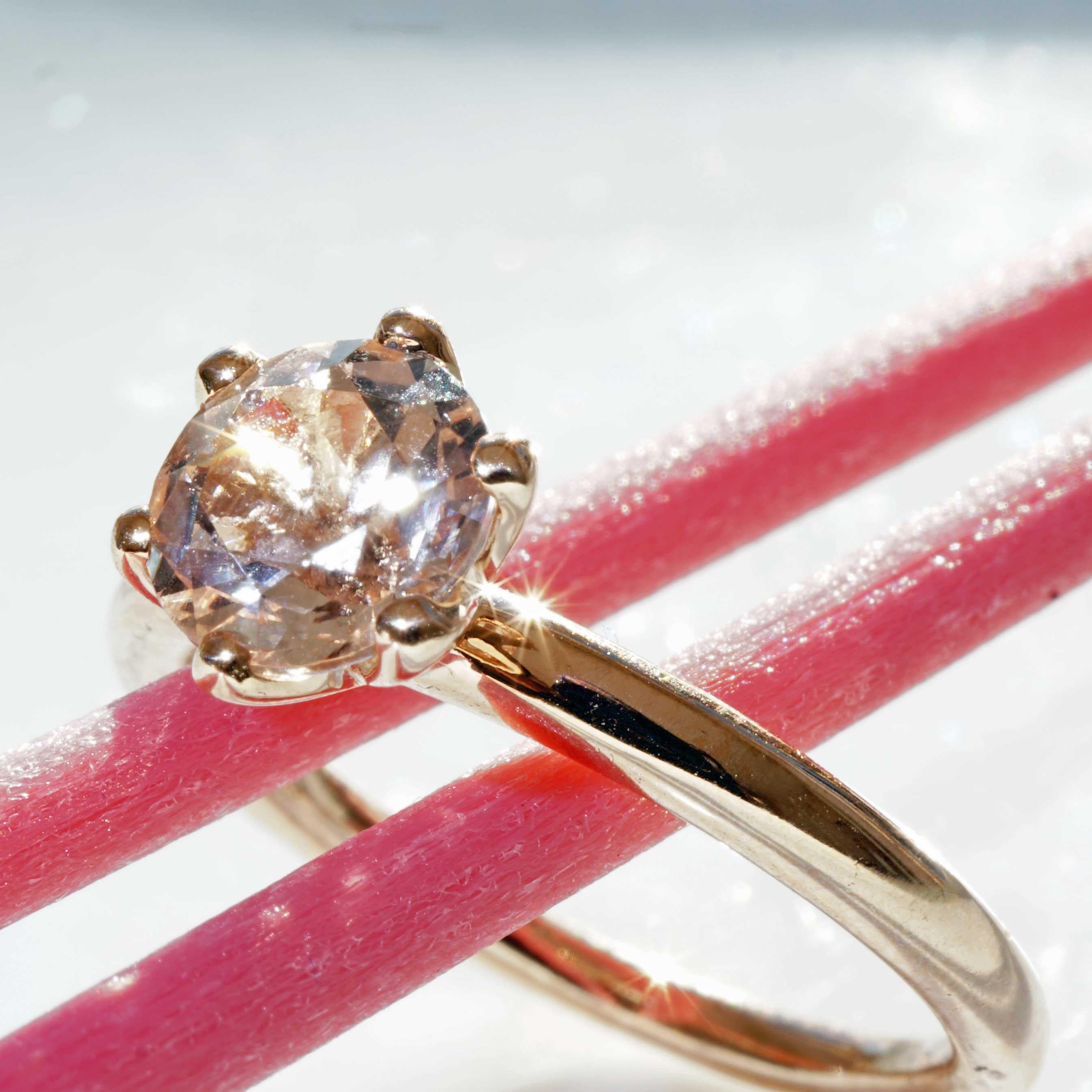 Morganit Ring made in Valenza  finest Goldsmith´s Work Bestseller Combination For Sale 2