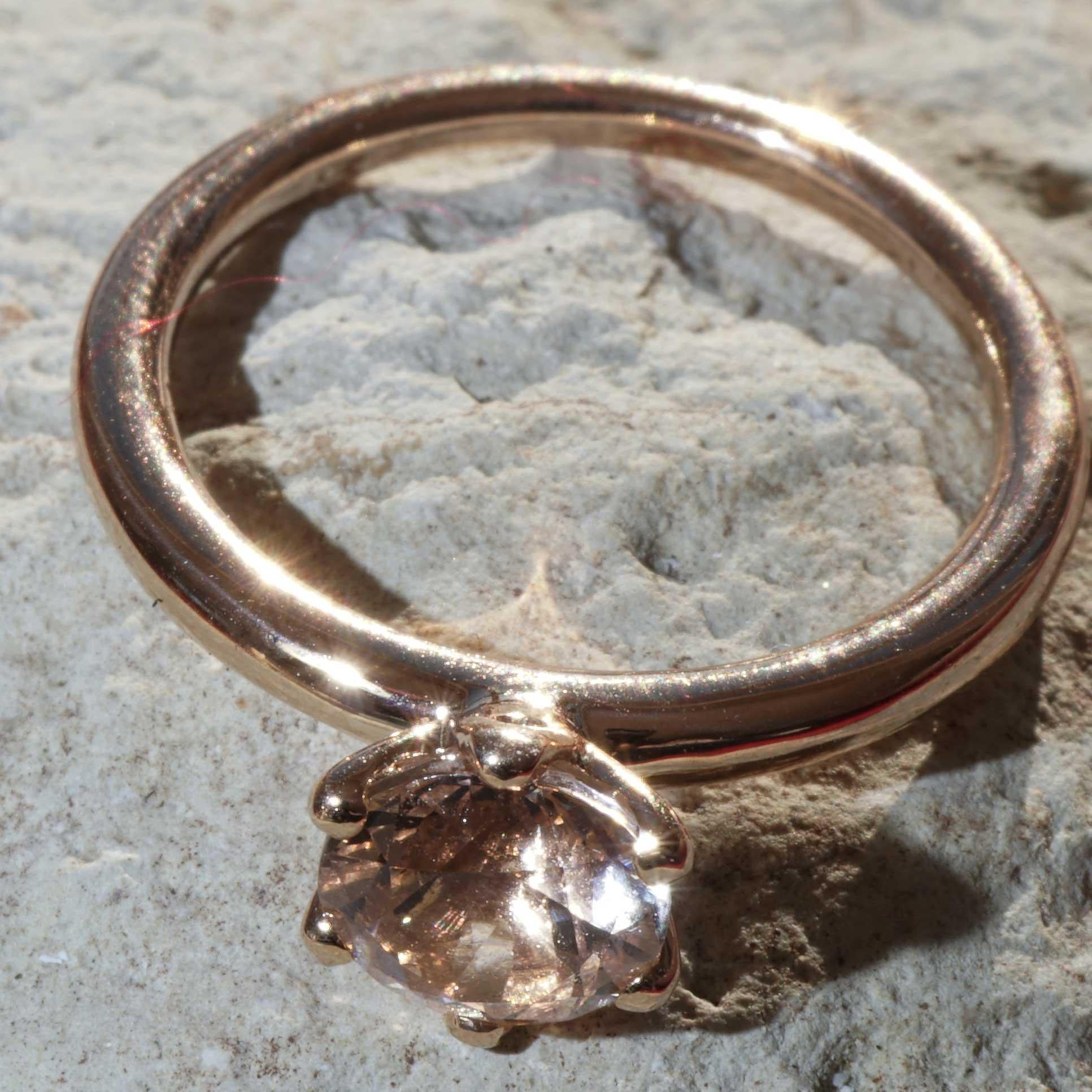 Morganit Ring made in Valenza  finest Goldsmith´s Work Bestseller Combination For Sale 4