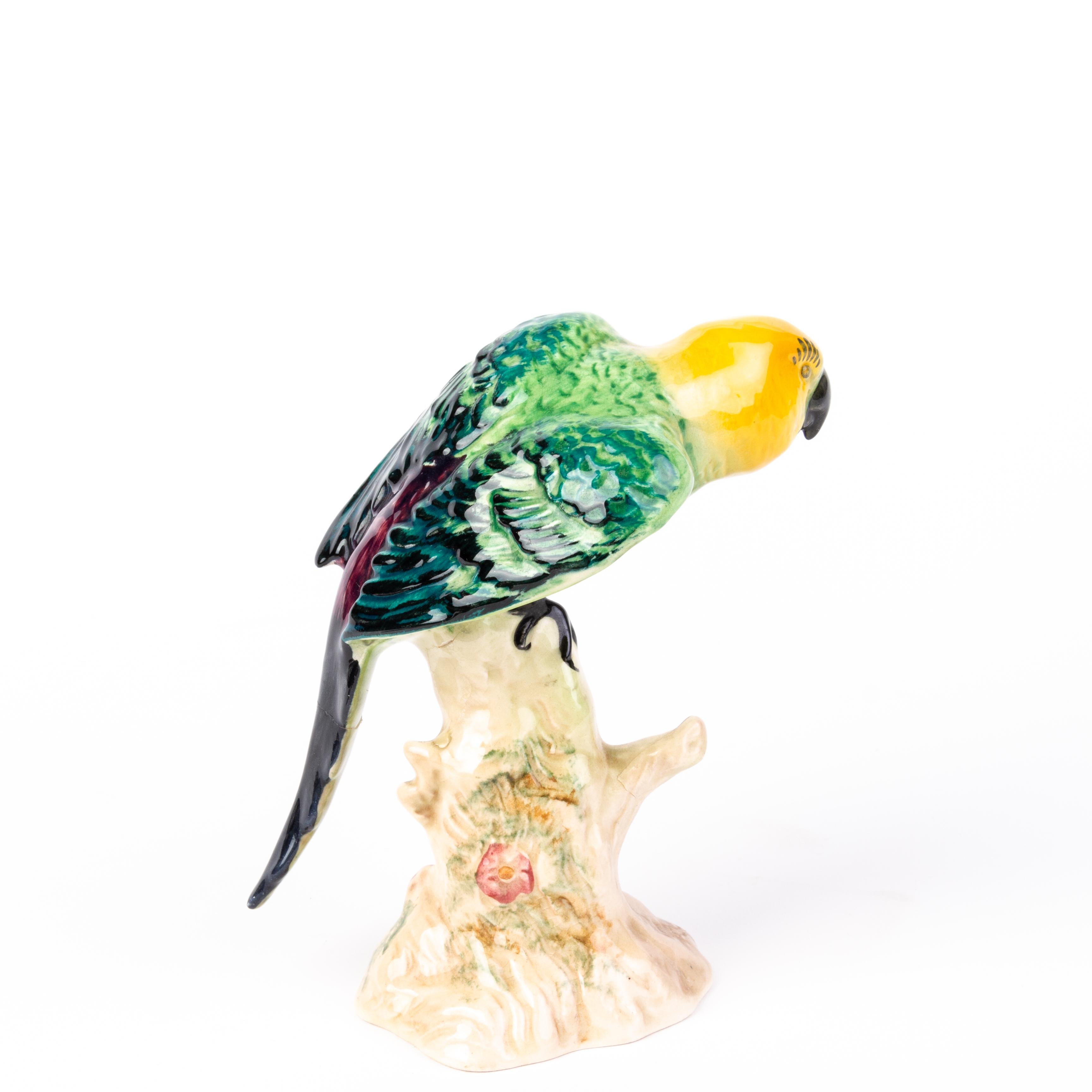 Beswick Fine Porcelain Polychrome Parrot Sculpture  In Good Condition In Nottingham, GB