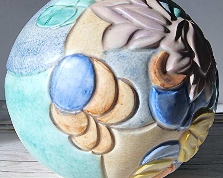 Beswick Pottery, Art Deco Satin-Matt Sherbet Palette Glaze Carved Globe Vase For Sale 3