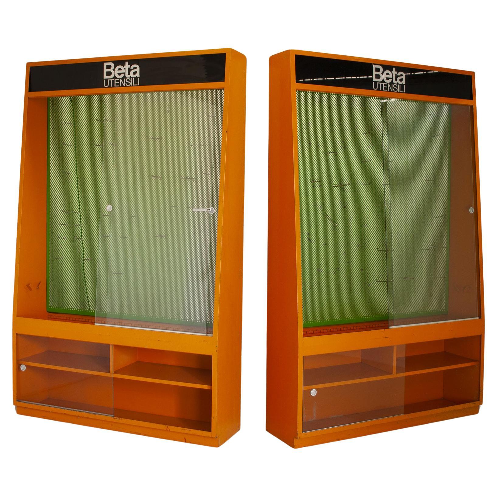 Work tool display case by Beta industrial design 1970s. (price for single display case availability two)

When you purchase vintage design products on our website, the cost includes secure and careful packaging. Each item will be protected with a