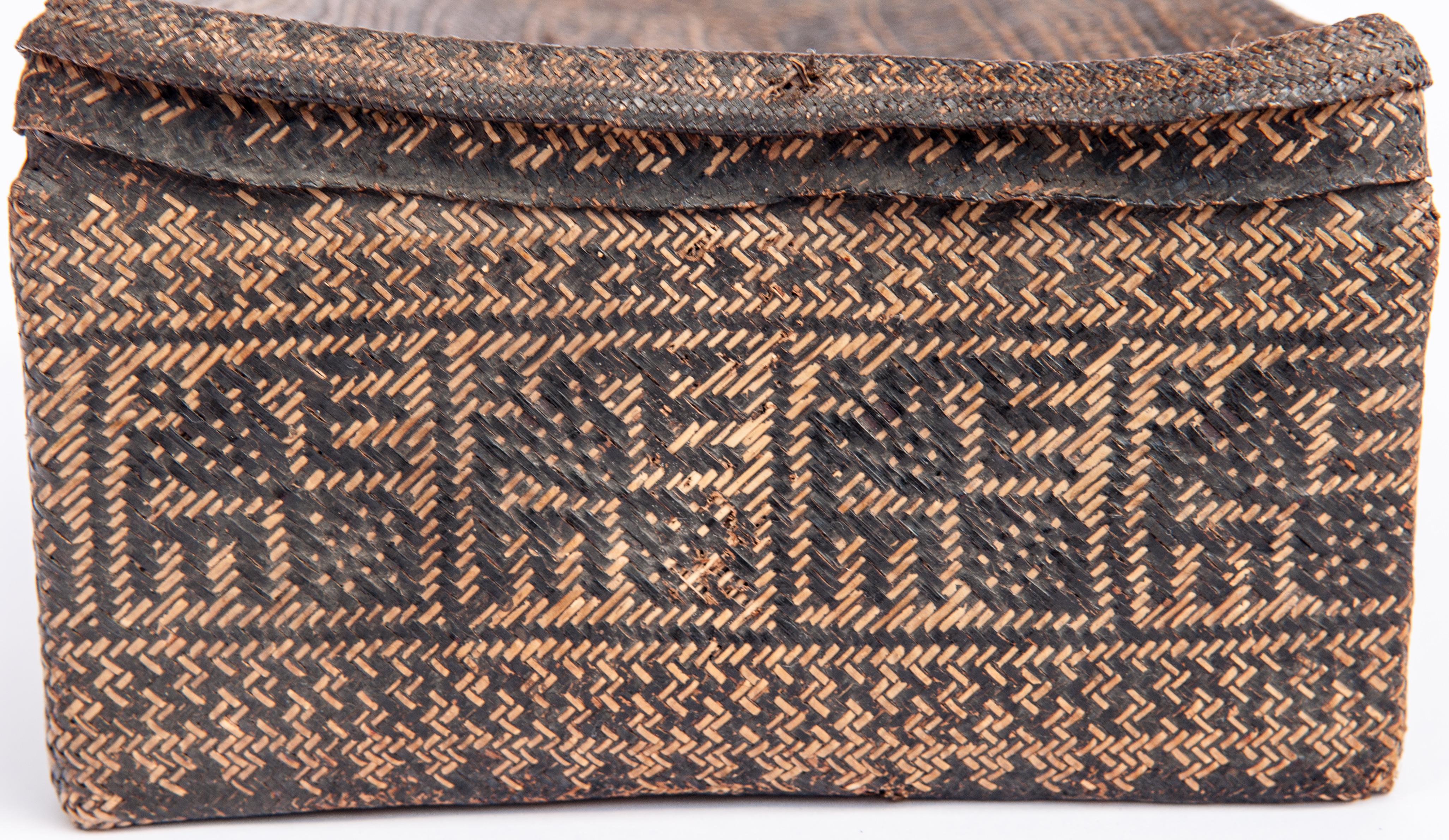 Betel Basket with Woven Design, Lampung, Sumatra Late 19th to Early 20th Century In Good Condition In Point Richmond, CA