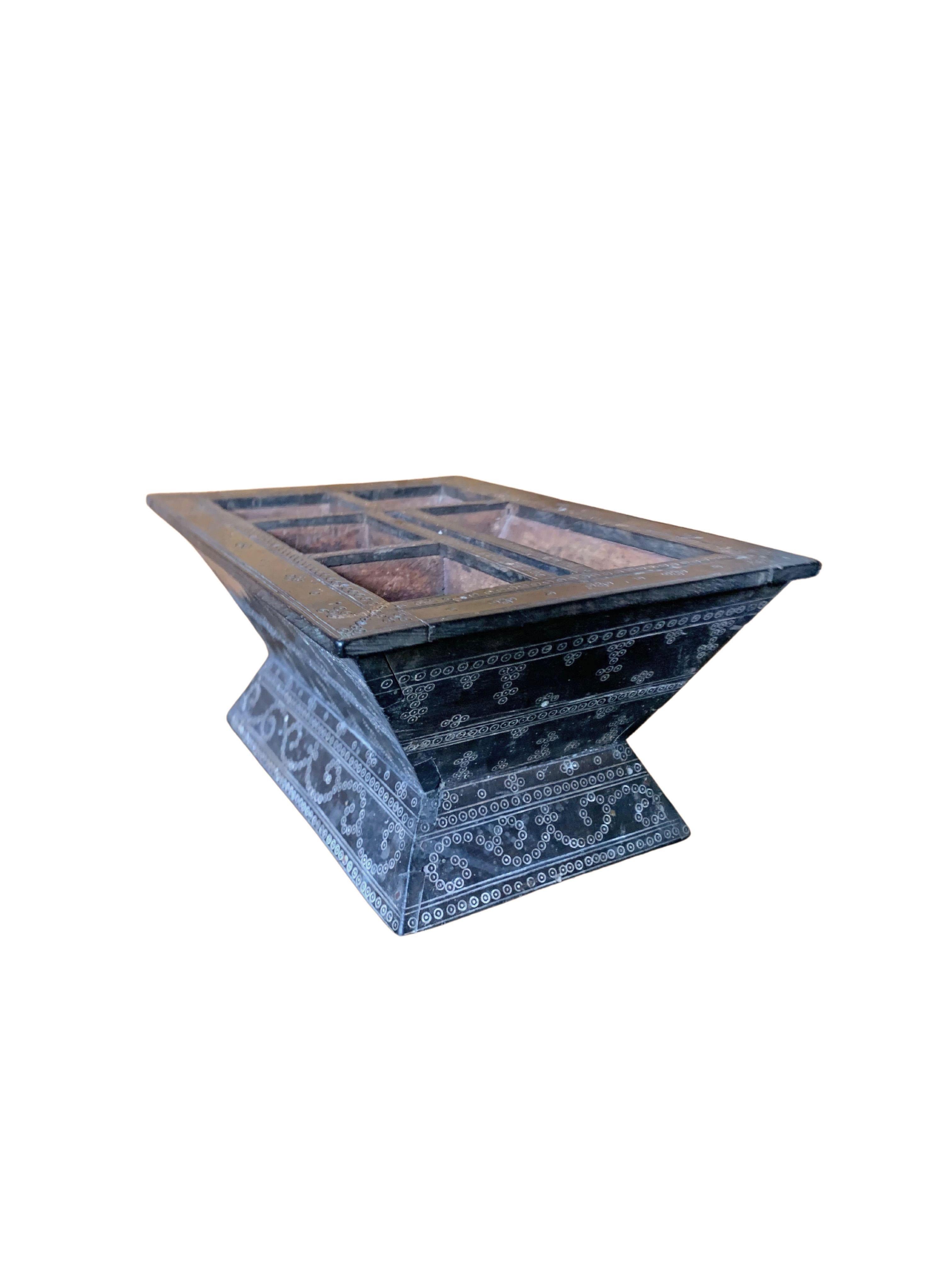 Betel Nut Box from Sumba Island with Tribal Engravings, Indonesia, c. 1950 For Sale 1