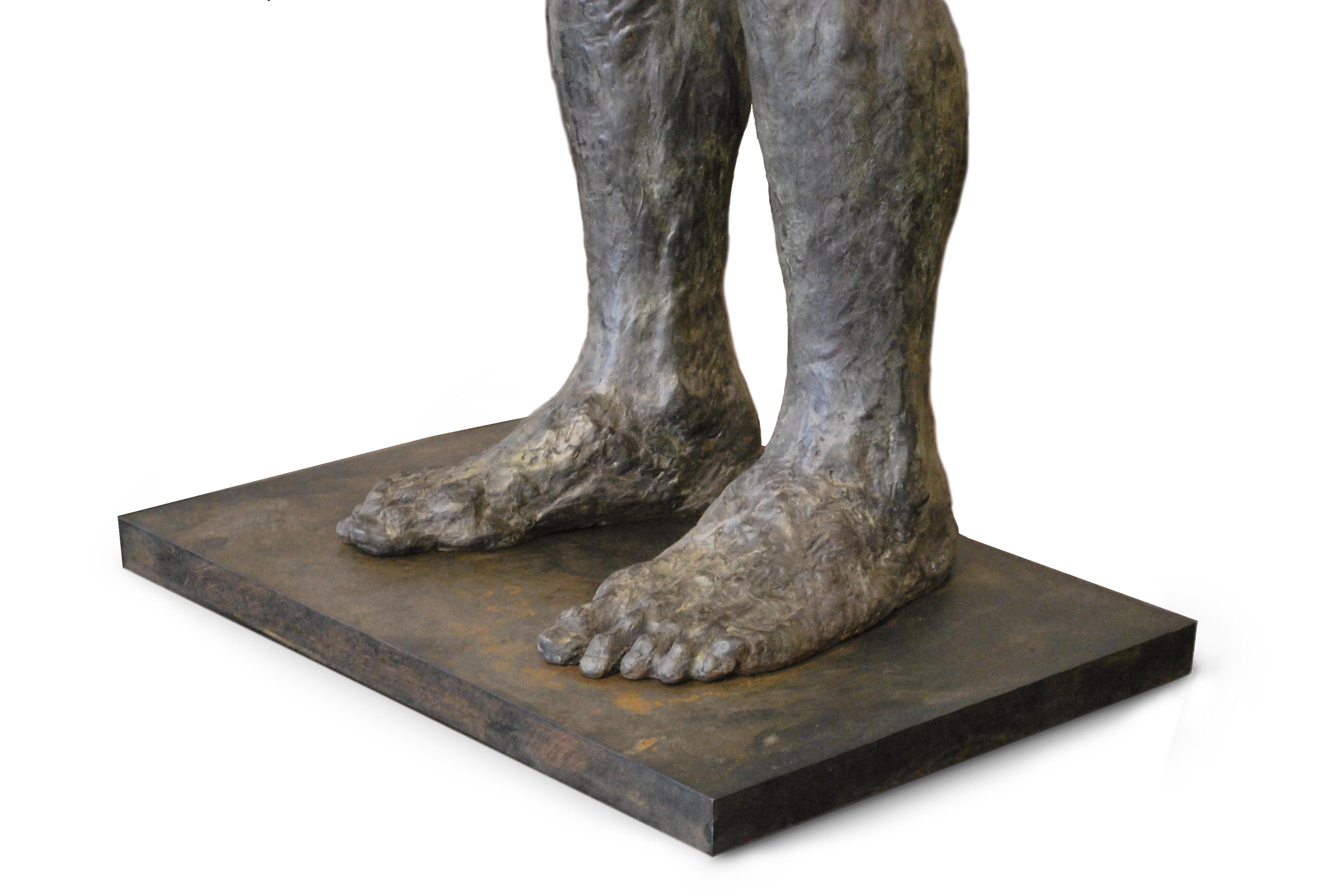 Minotauro gigante in piedi in vendita 1