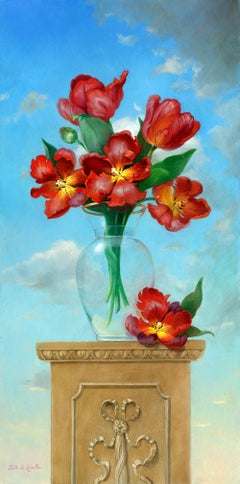 Des tulipes Perroquet d'un rouge éclatant s'élèvent vers le ciel dans une dramatique nature morte verticale.