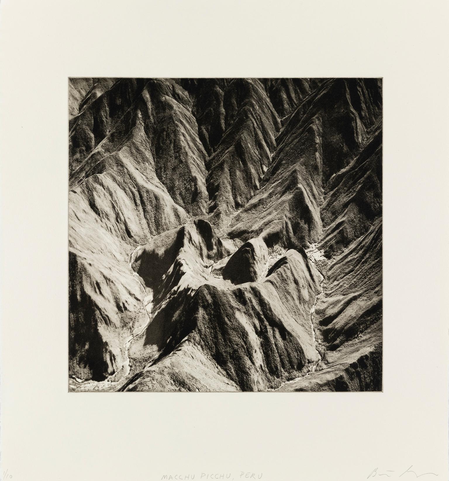 Beth Ganz Landscape Print – Machu Picchu, Peru" - aus der Serie "Axis Mundi", Zeitgenössisch