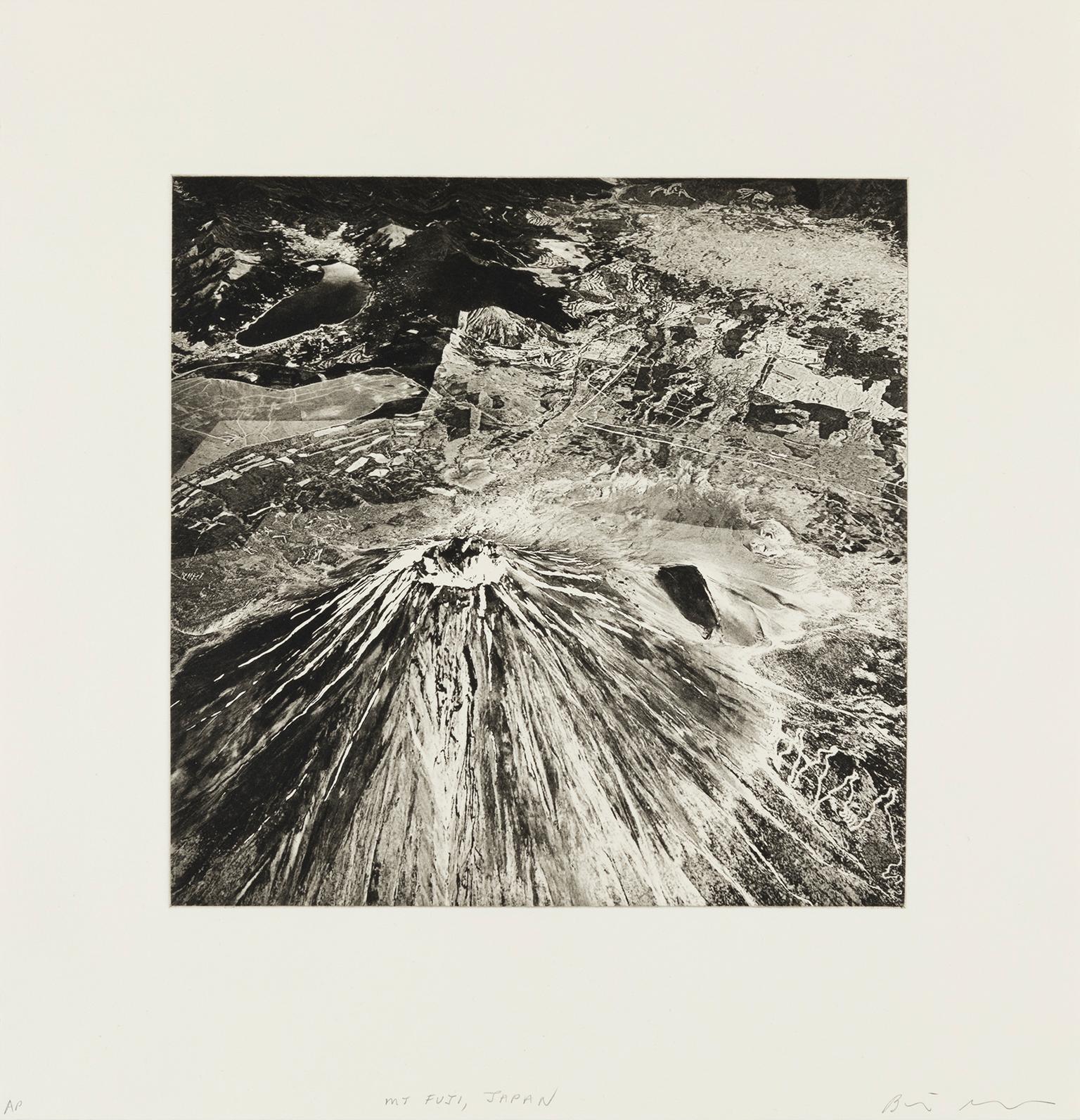 Beth Ganz Landscape Print – Berg Fuji, Japan" - aus der Serie "Axis Mundi", Contemporary