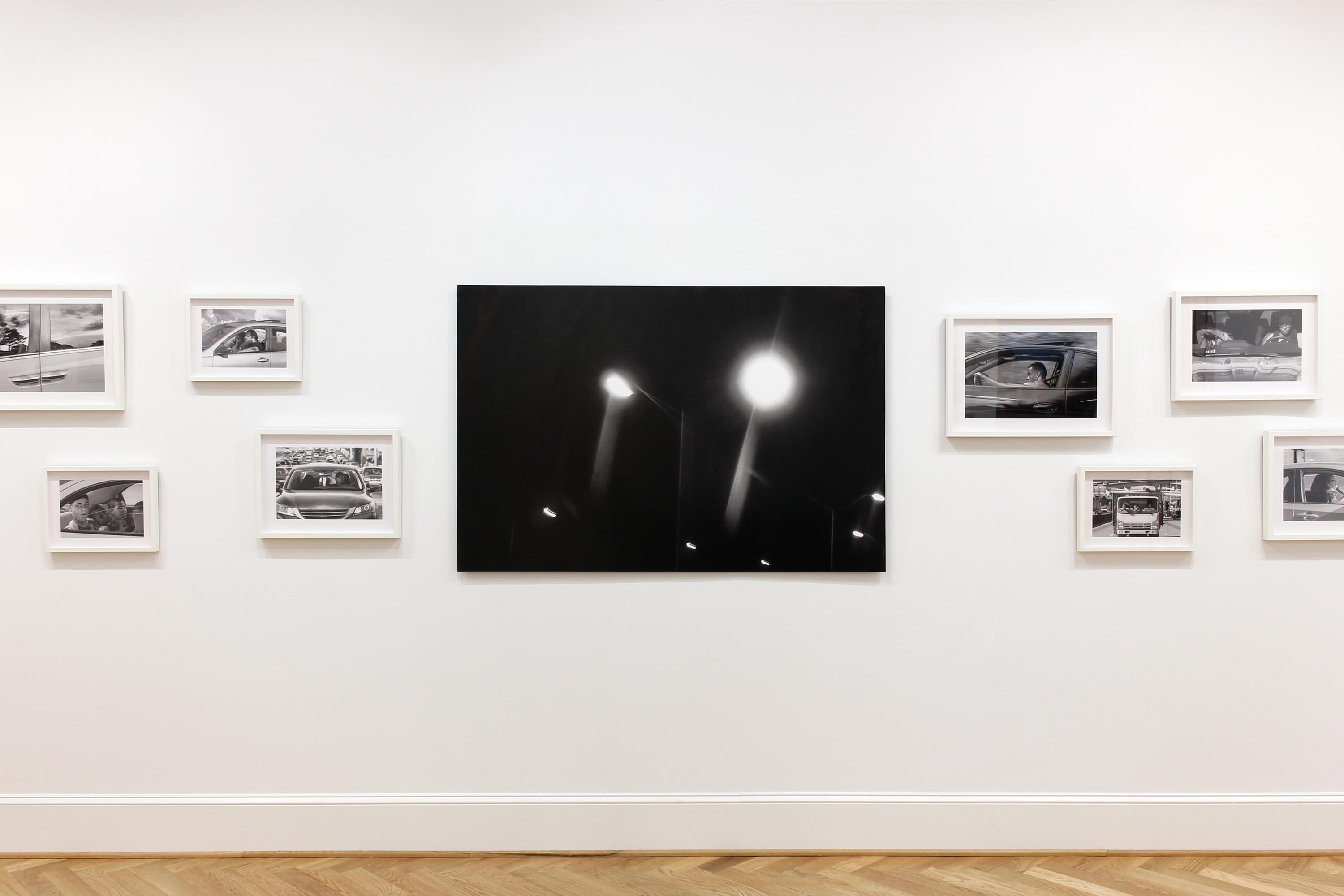 „Denizens, #1“ Schwarz-Weiß-Fotografie – Reisen – Highway – Porträt – Photograph von Beth Lilly