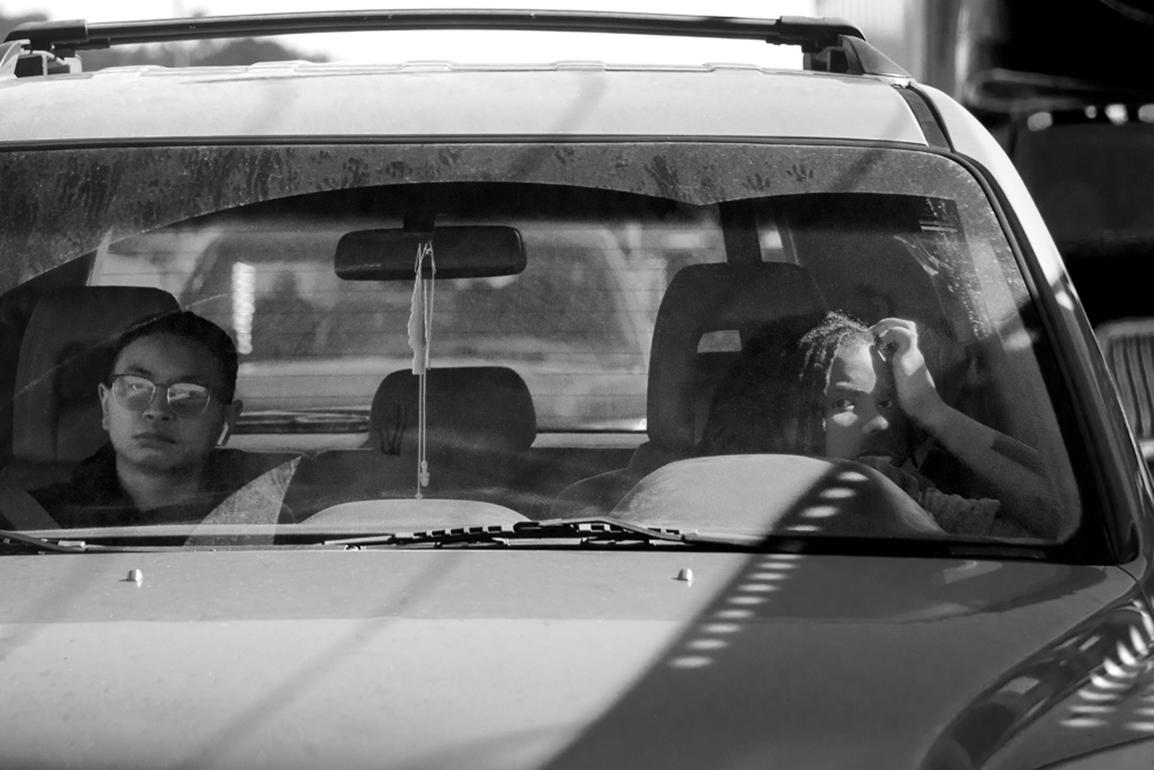Beth Lilly Black and White Photograph – „Denizens, #34“ Schwarz-Weiß-Fotografie – Reisen – Highway – Porträt