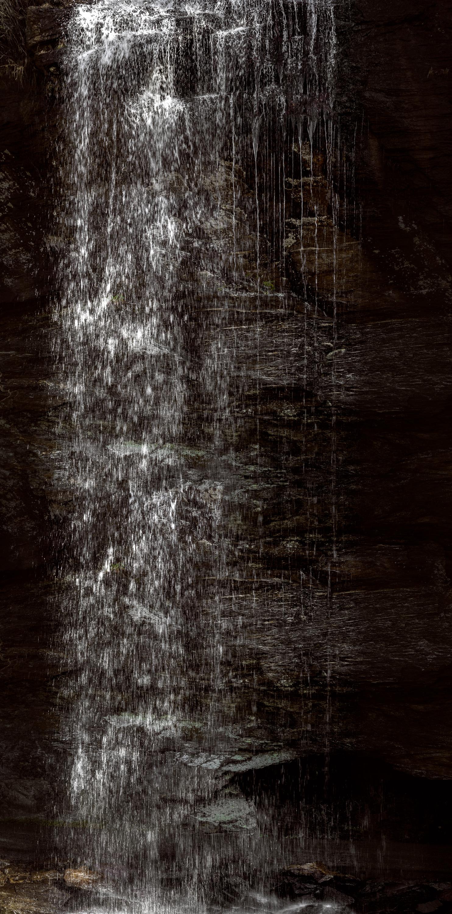 Beth Lilly Landscape Photograph – ""Unbroken Falls"" - Zeitgenössische Komposit-Landschaftsfotografie - JMW Turner