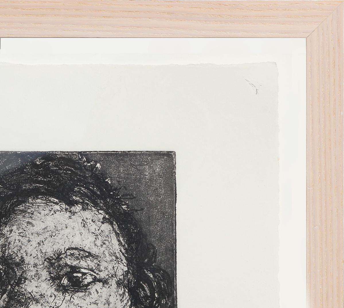 Incisione in bianco e nero di una giovane donna. Questo pezzo presenta le iconiche pennellate vorticose e annodate di Beth Secor, che richiamano la fitta trama di un arazzo. Firmato, intitolato ed edito nella parte anteriore in basso. Incorniciato
