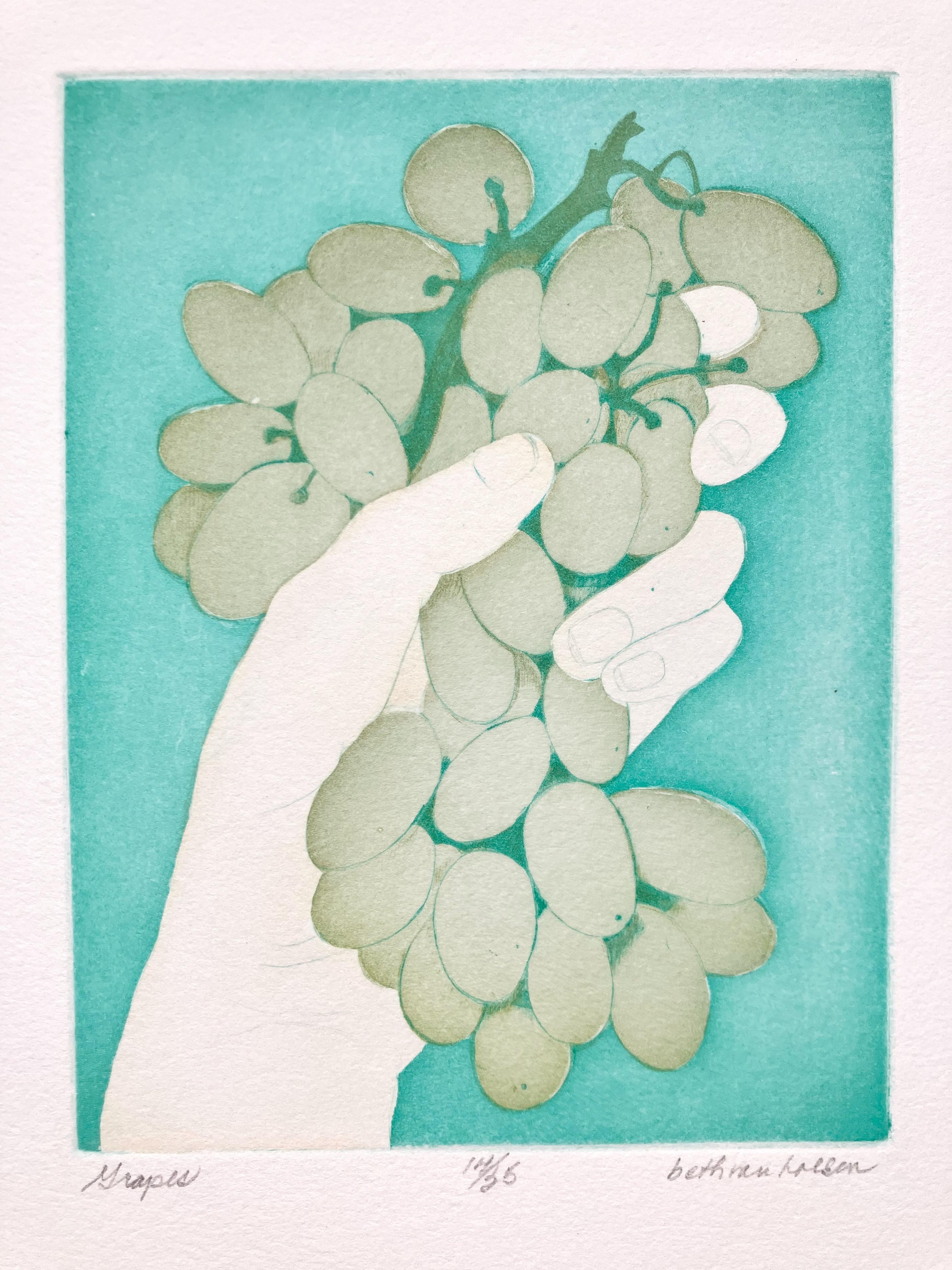 Uvas - Still-Life Print Azul de Beth van Hoesen