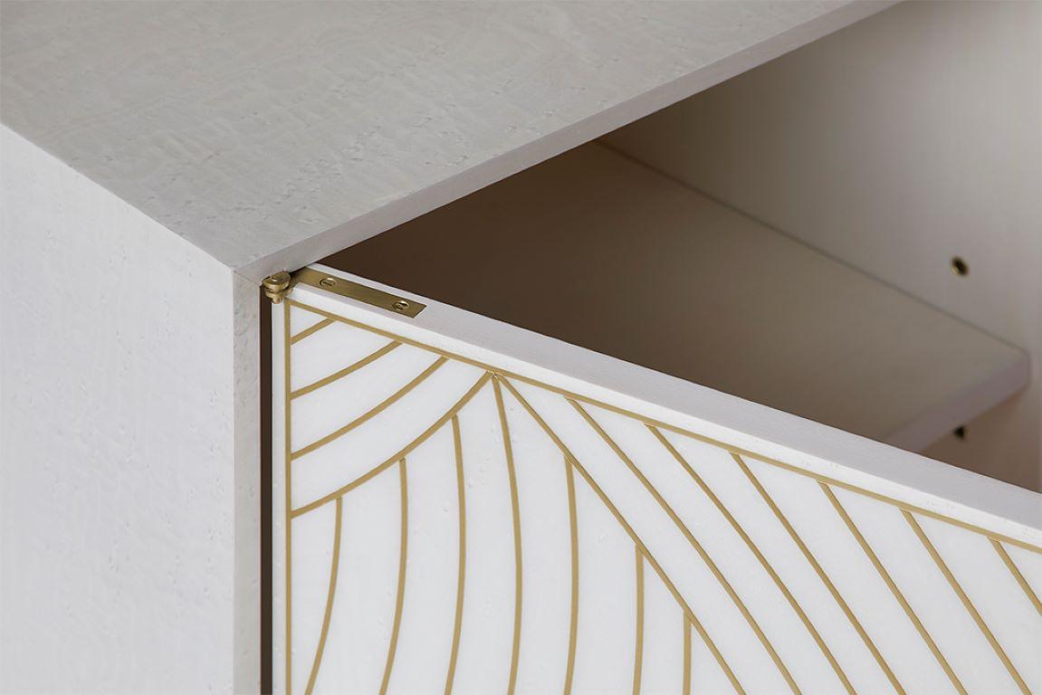 XXI secolo e contemporaneo Bethan Gray Dhow 2x2 Armadio Bianco e Ottone in vendita